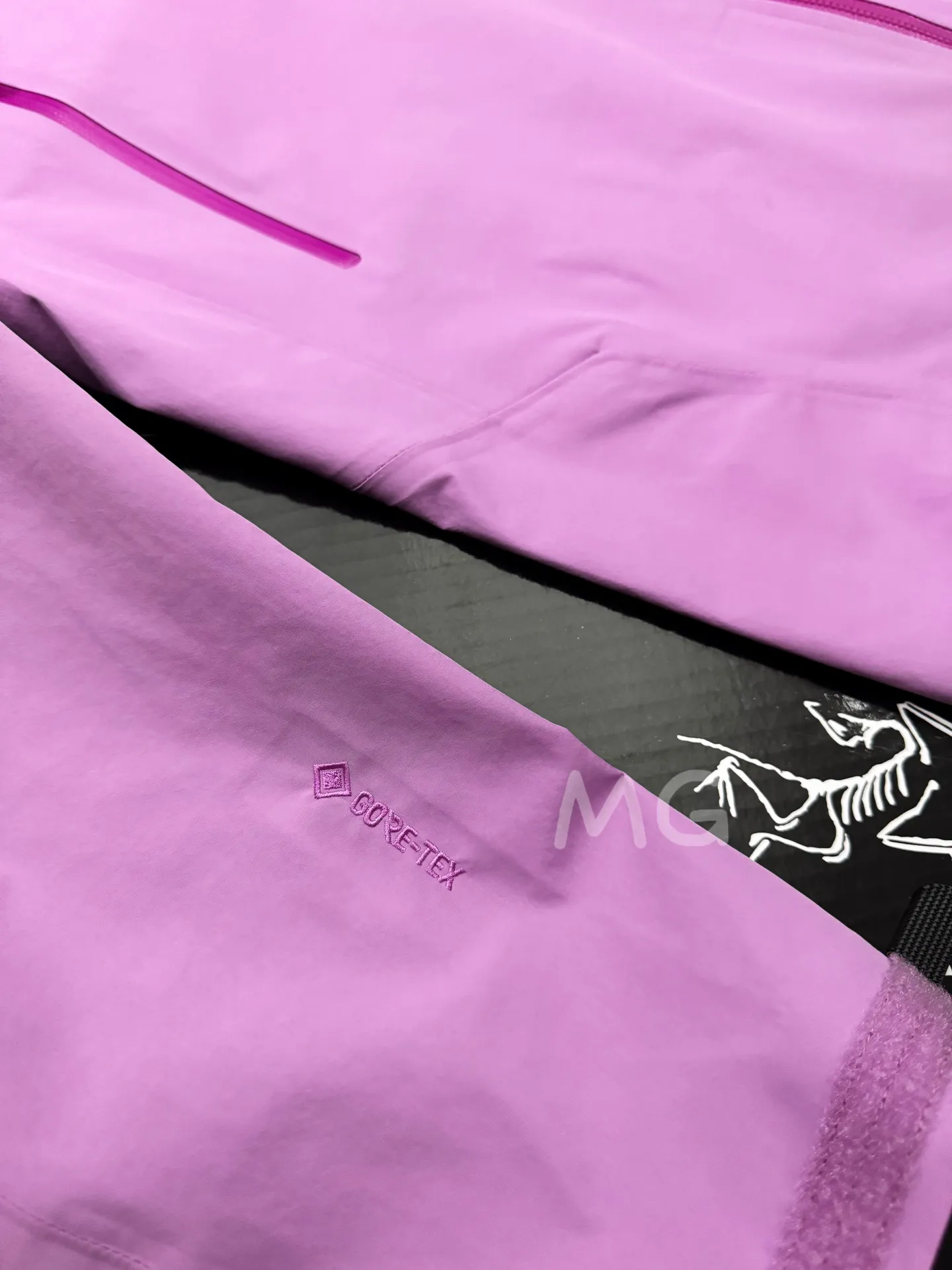 Beta SL GORE-TEX Hooded Shell Jacket D36019366 — view 3