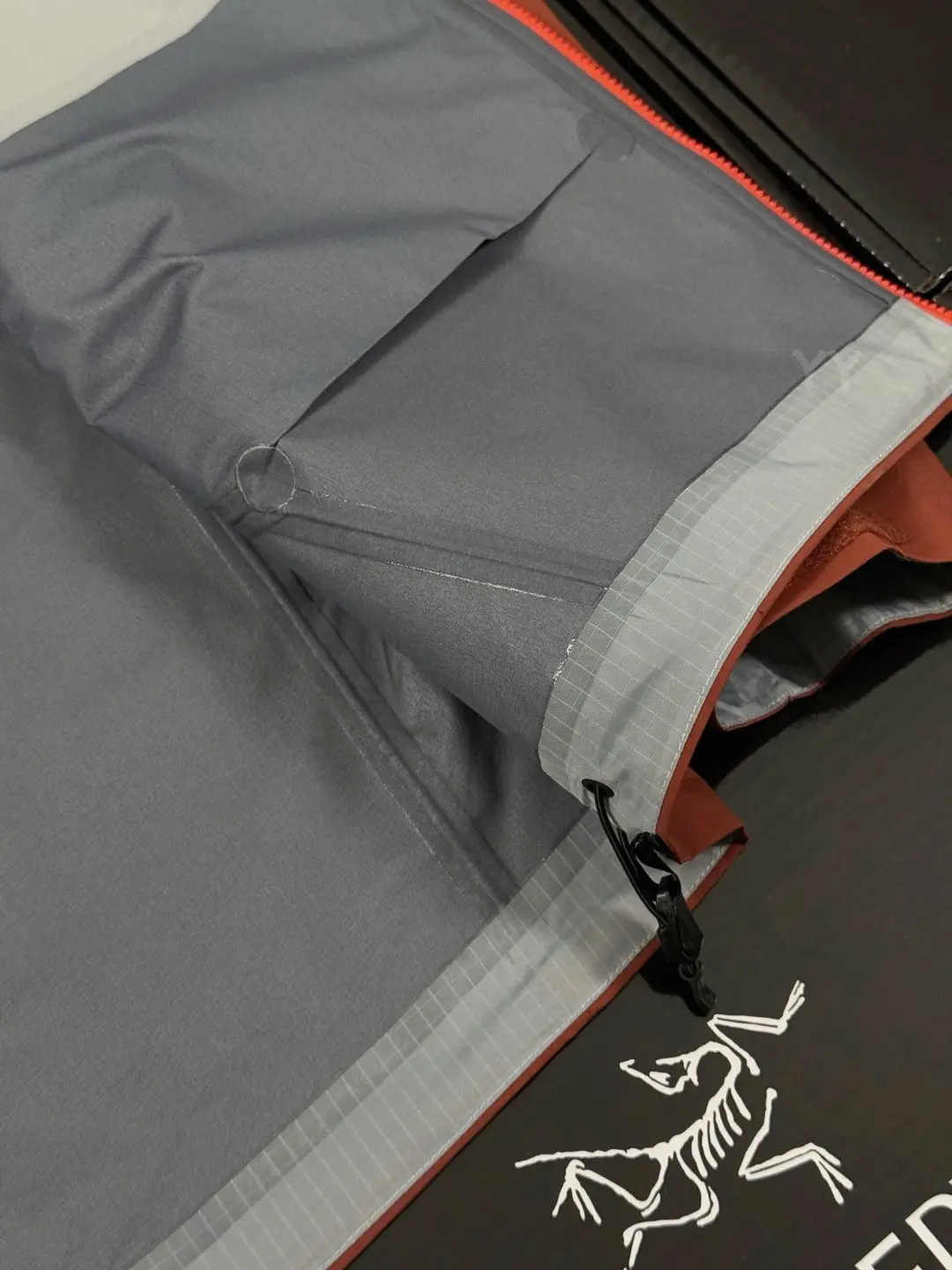 Beta SL GORE-TEX Hooded Shell Jacket D36019361 — view 8