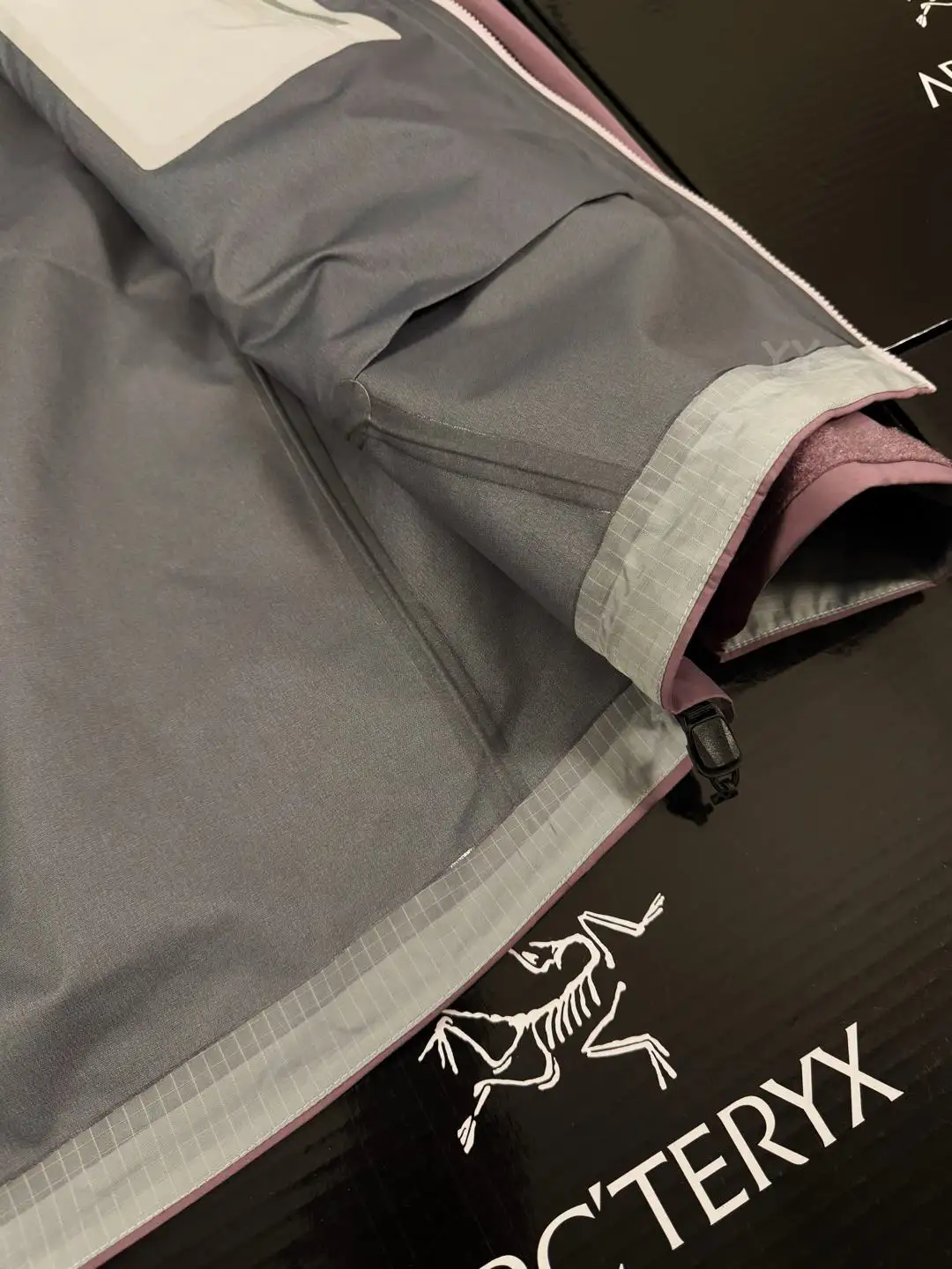 Beta SL GORE-TEX Hooded Shell Jacket D36019368 — view 6