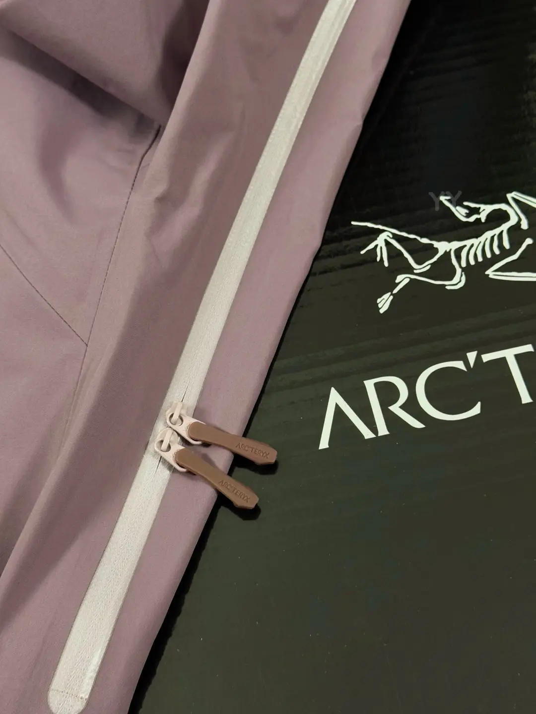 Beta SL GORE-TEX Hooded Shell Jacket D36019368 — view 7