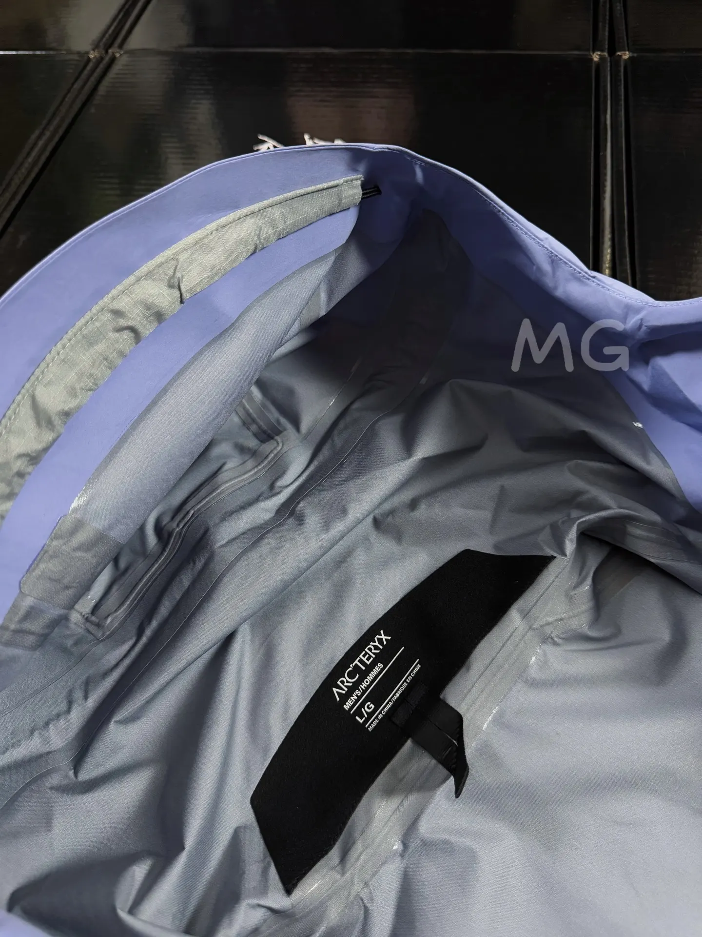Beta SL GORE-TEX Hooded Shell Jacket D36019362 — view 8