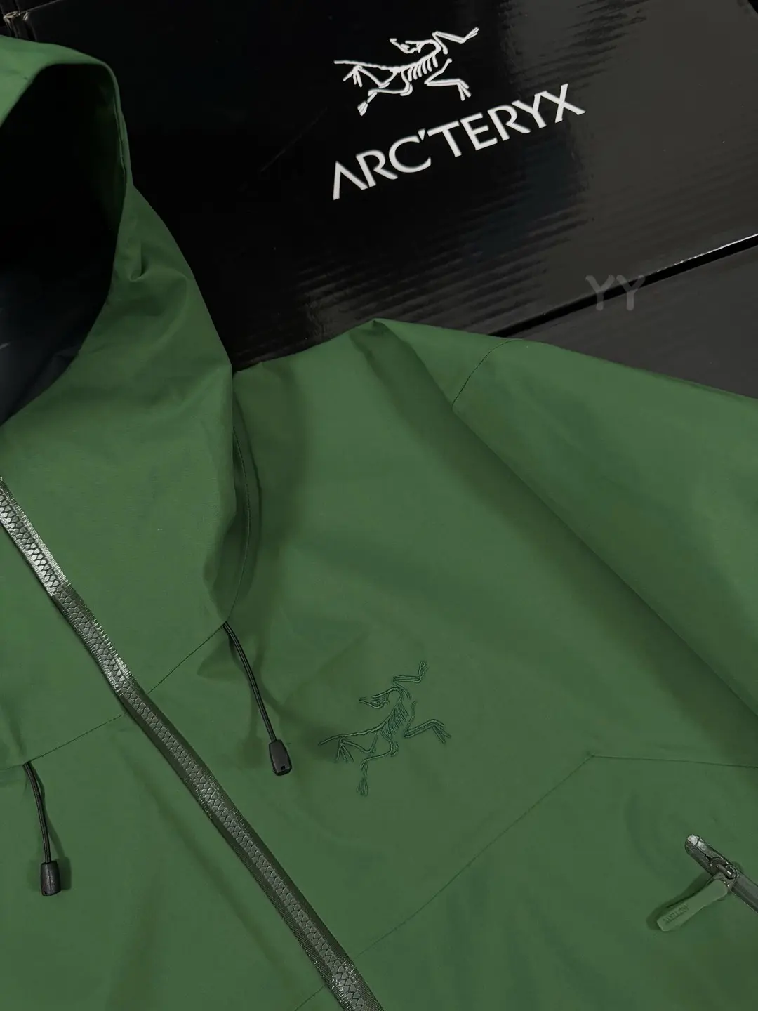 Beta SL GORE-TEX Hooded Shell Jacket D36019369 — view 3
