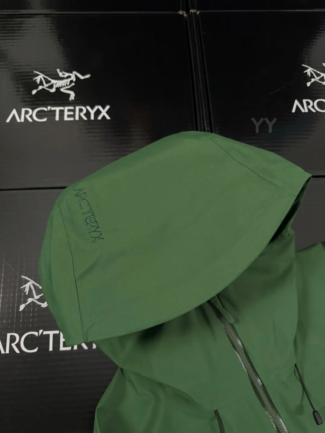 Beta SL GORE-TEX Hooded Shell Jacket D36019369 — view 4