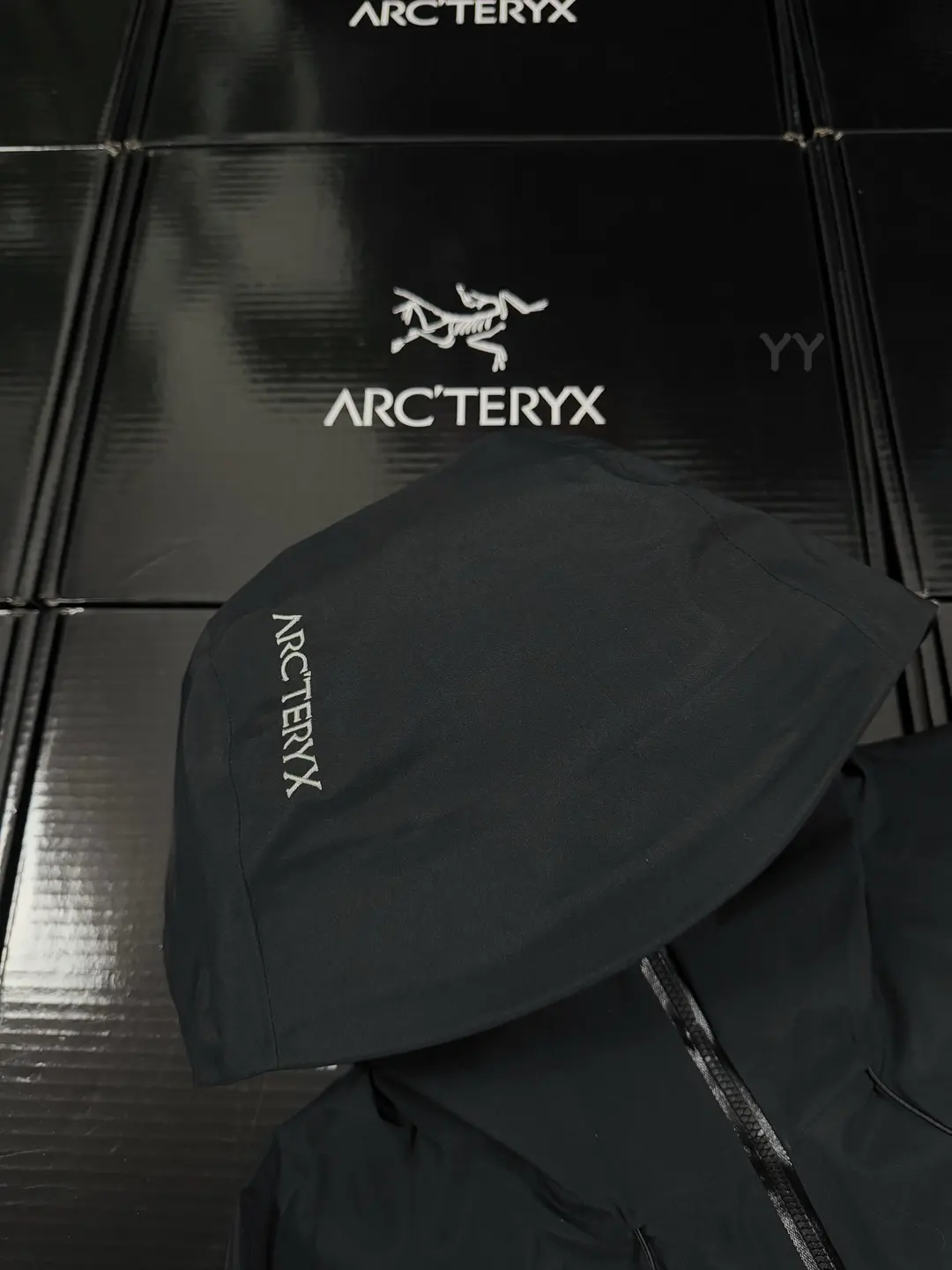 Beta SL GORE-TEX Hooded Shell Jacket D36019370 — view 3