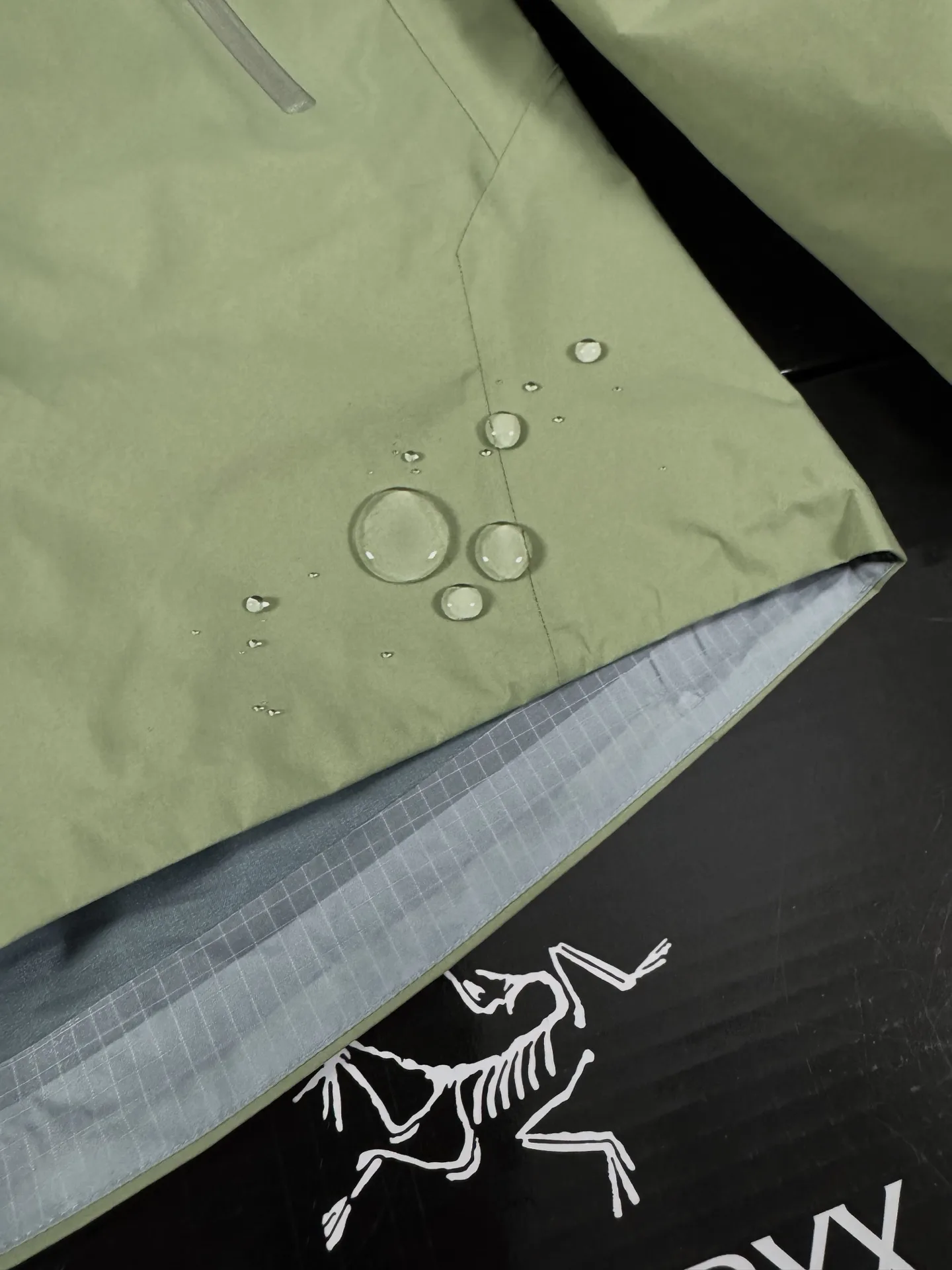 Beta Lightweight GORE-TEX Hooded Shell Jacket D36019415 — view 2