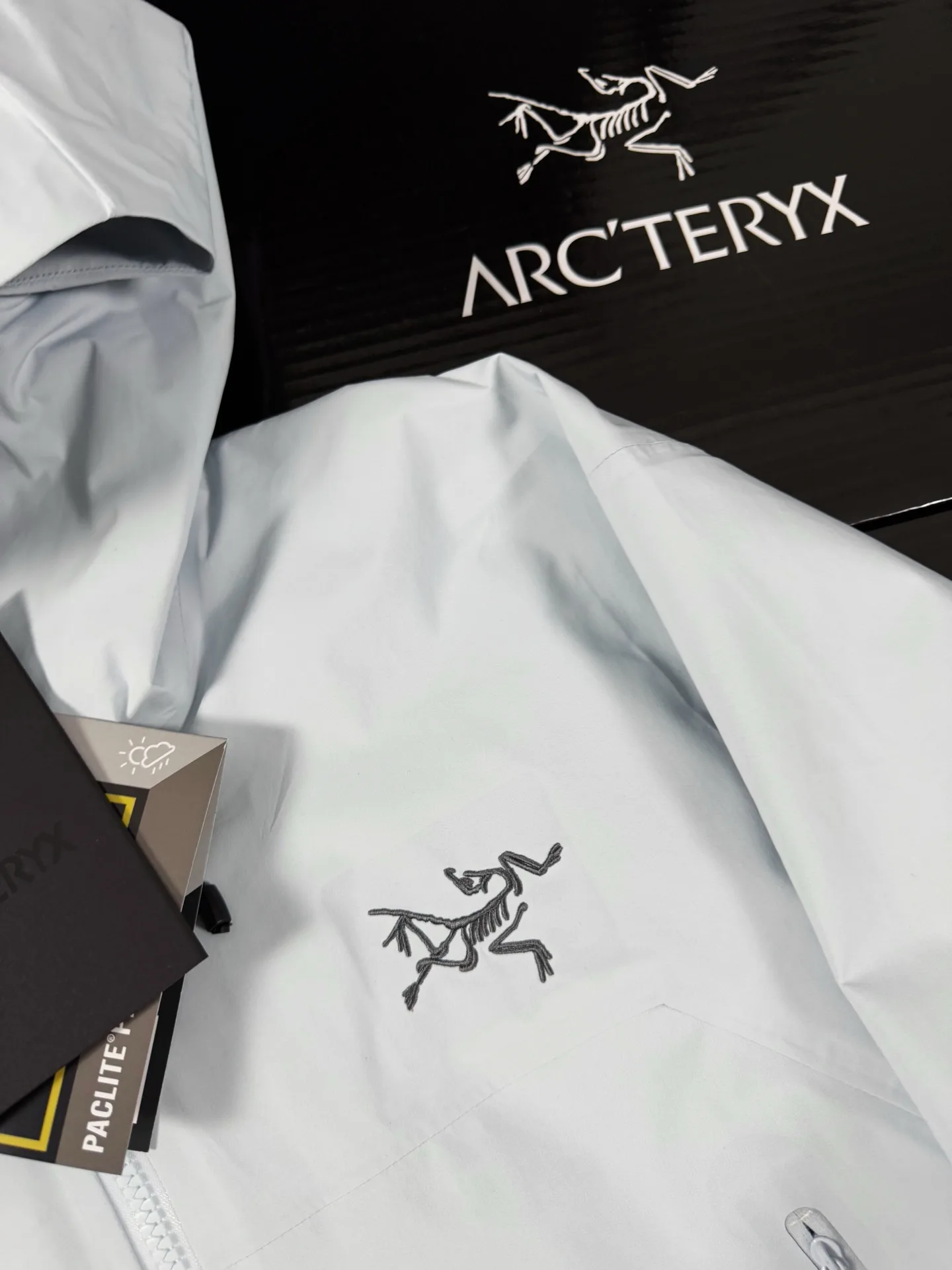 Beta Lightweight GORE-TEX Hooded Shell Jacket D36019417 — view 2