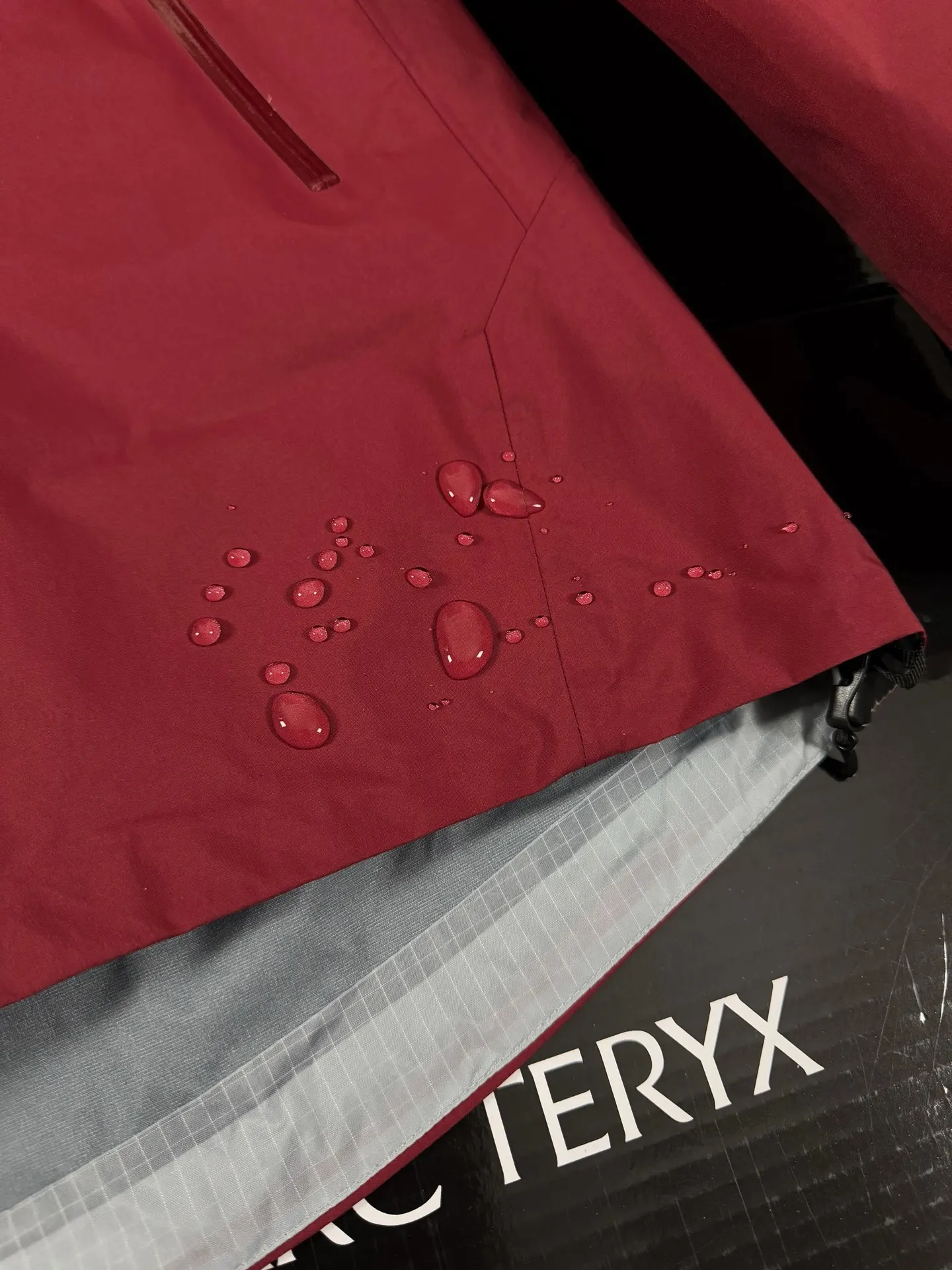 Beta Lightweight GORE-TEX Hooded Shell Jacket D36019416 — view 2