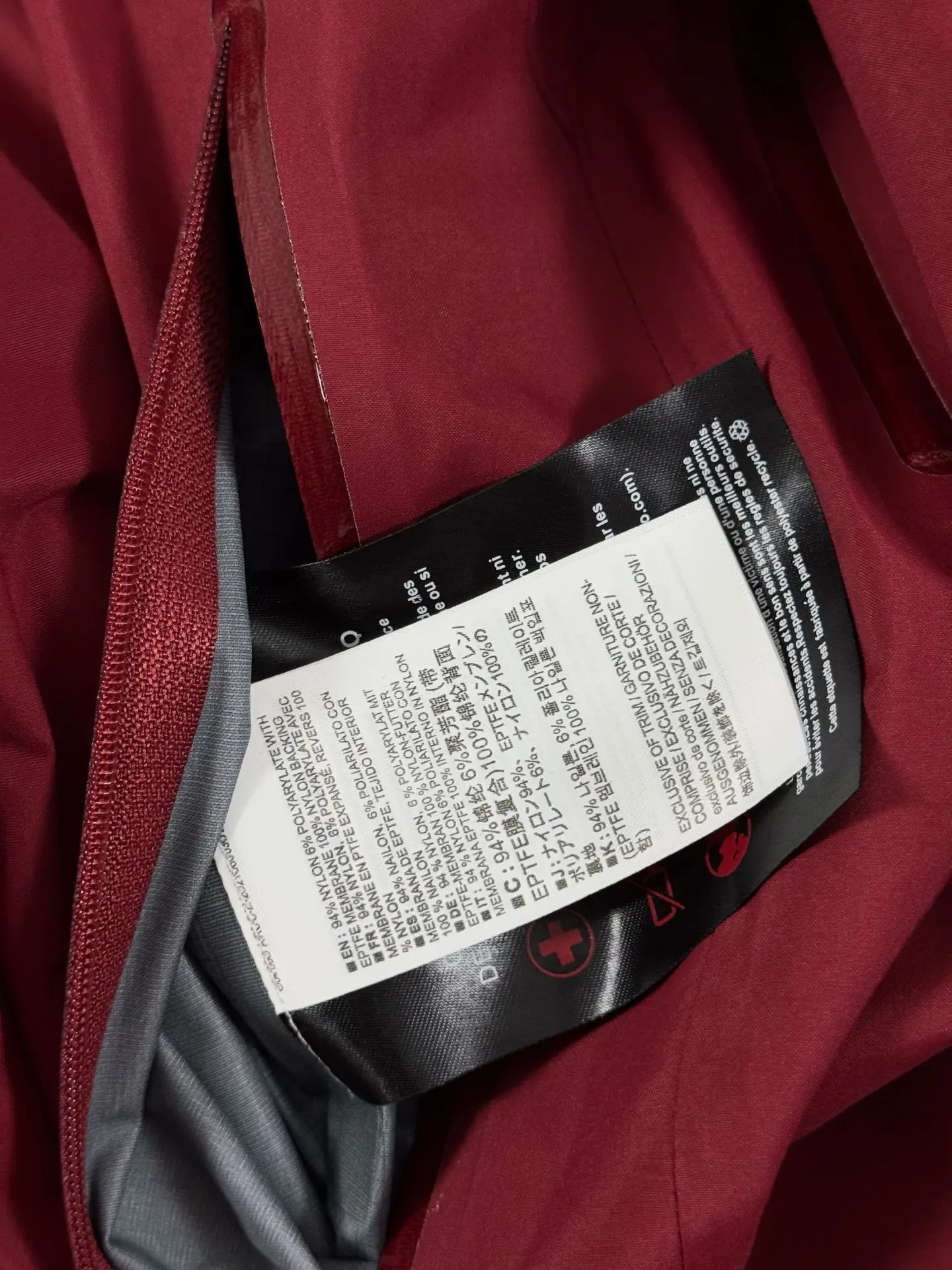 Beta Lightweight GORE-TEX Hooded Shell Jacket D36019416 — view 7