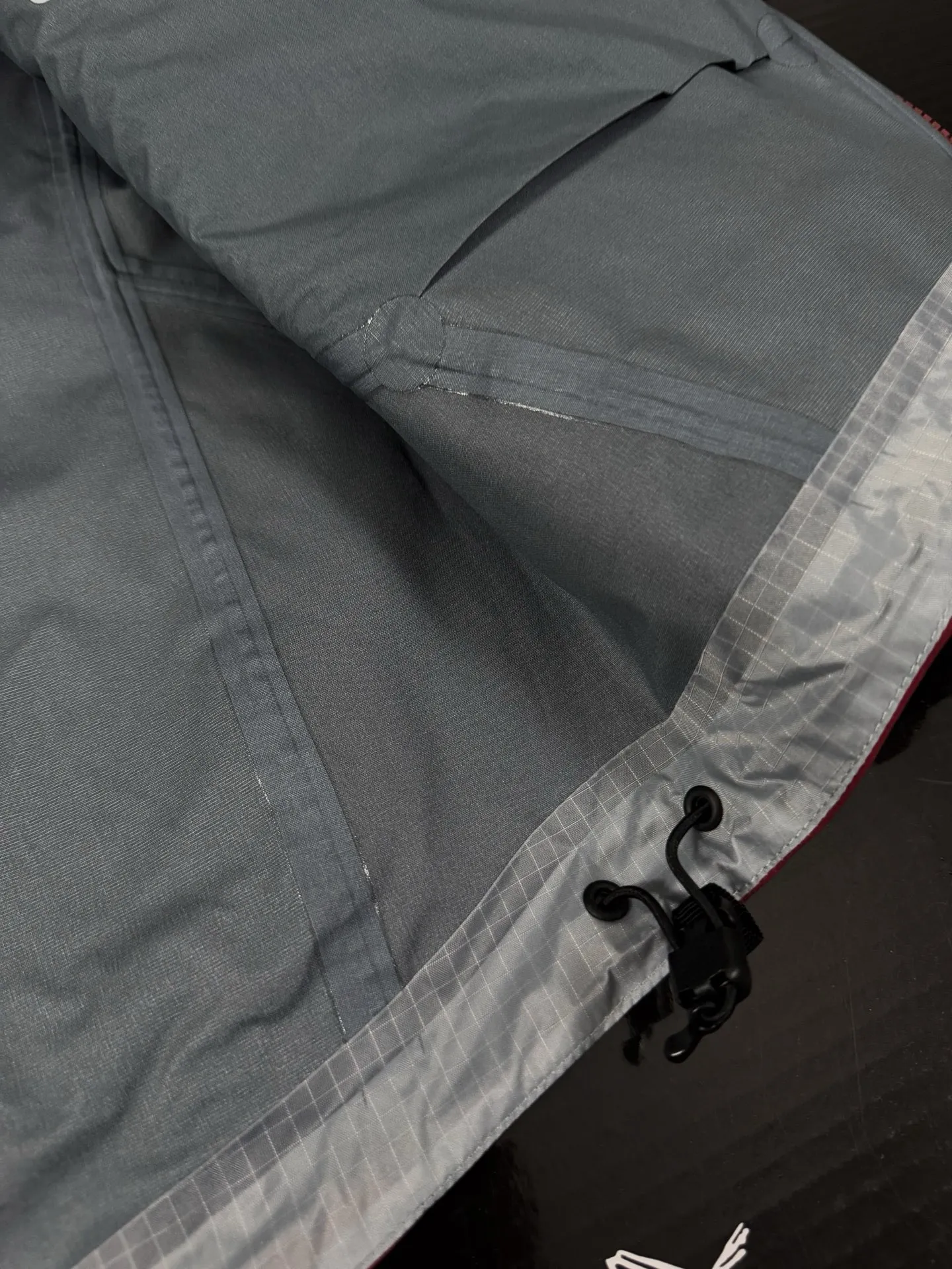 Beta Lightweight GORE-TEX Hooded Shell Jacket D36019416 — view 9