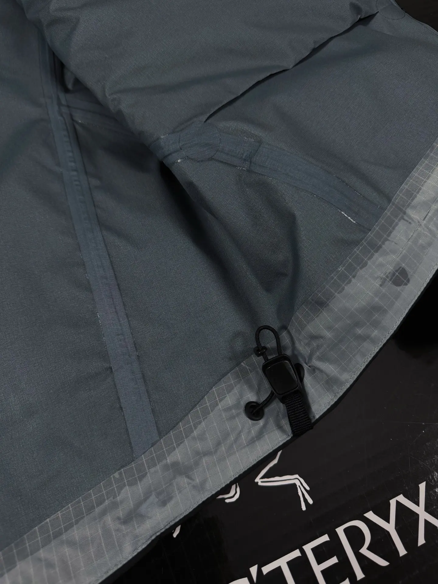Beta Lightweight GORE-TEX Hooded Jacket D36019420 — view 8