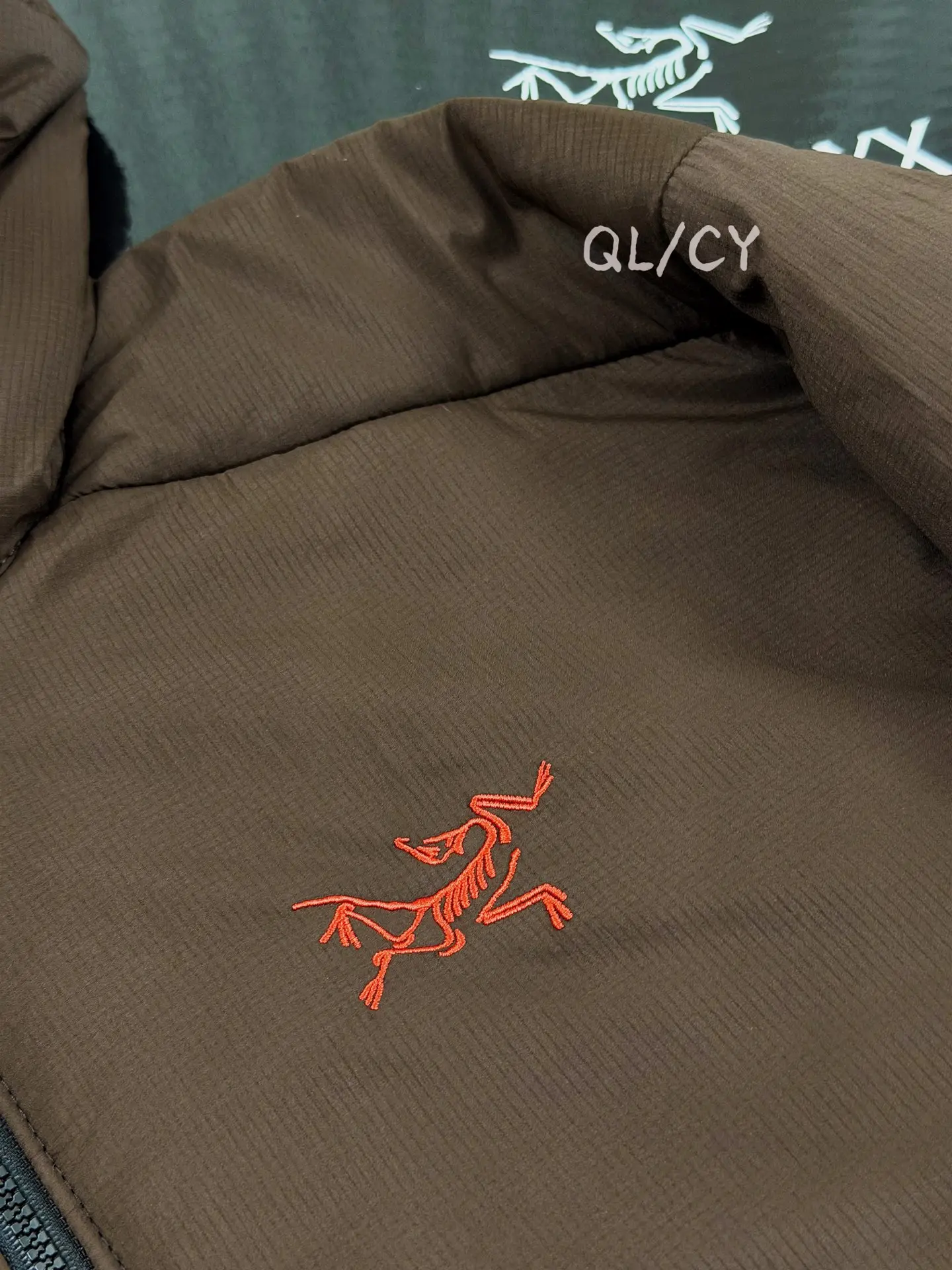 Atom Hoody Lightweight Insulated Jacket D36019647 — view 2