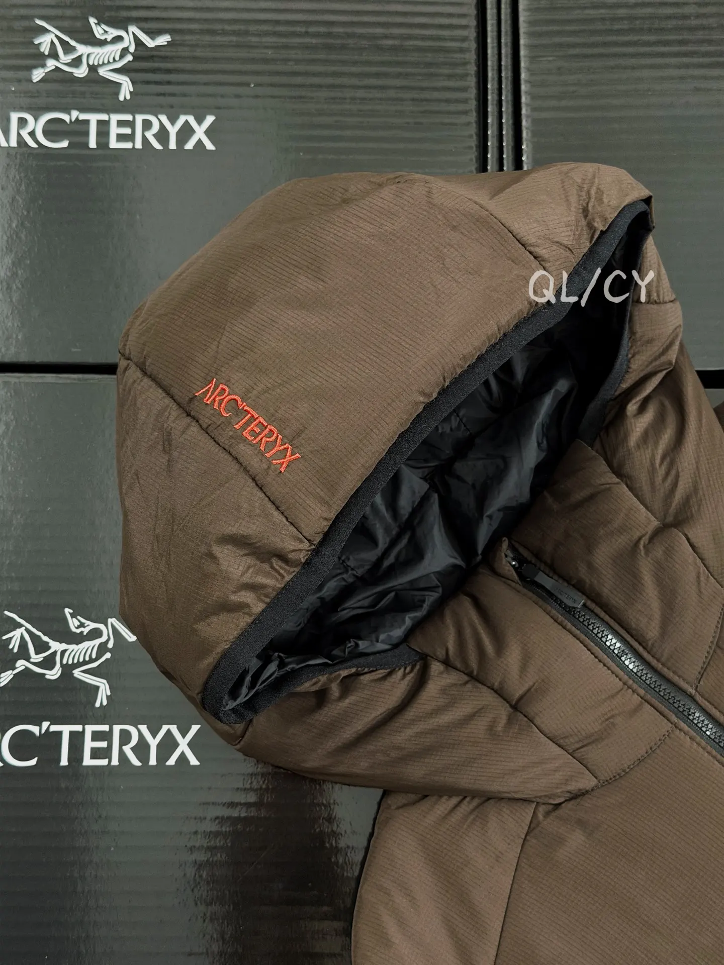 Atom Hoody Lightweight Insulated Jacket D36019647 — view 3