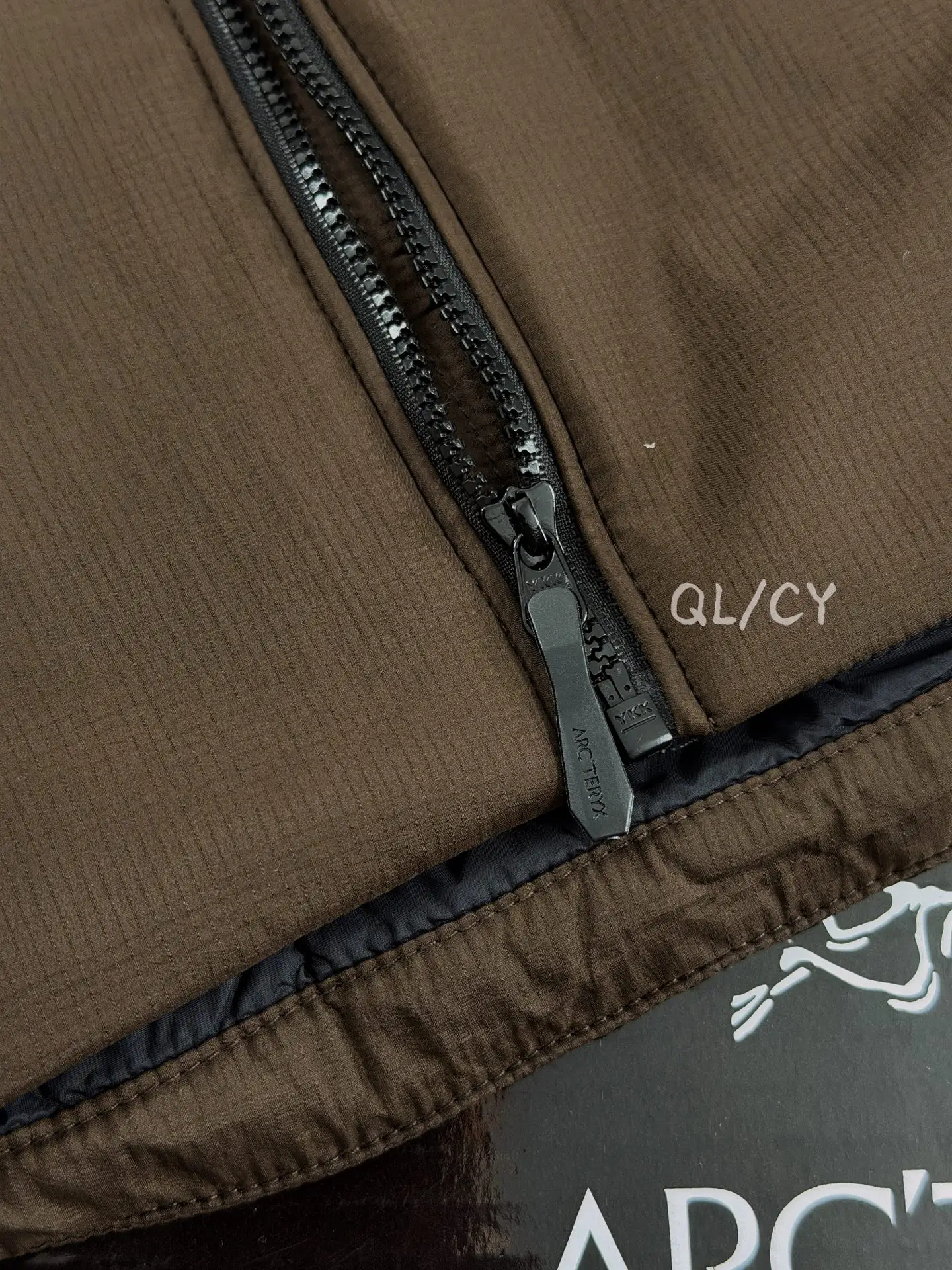 Atom Hoody Lightweight Insulated Jacket D36019647 — view 6