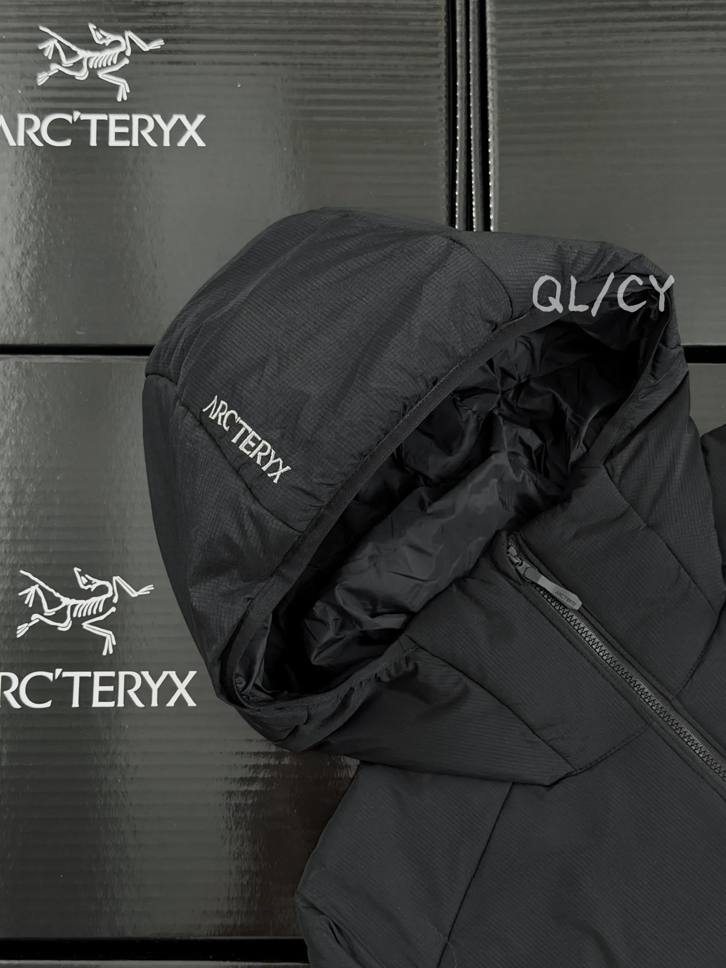 Arc'teryx Atom Hoody Insulated Jacket D36019645 — view 3