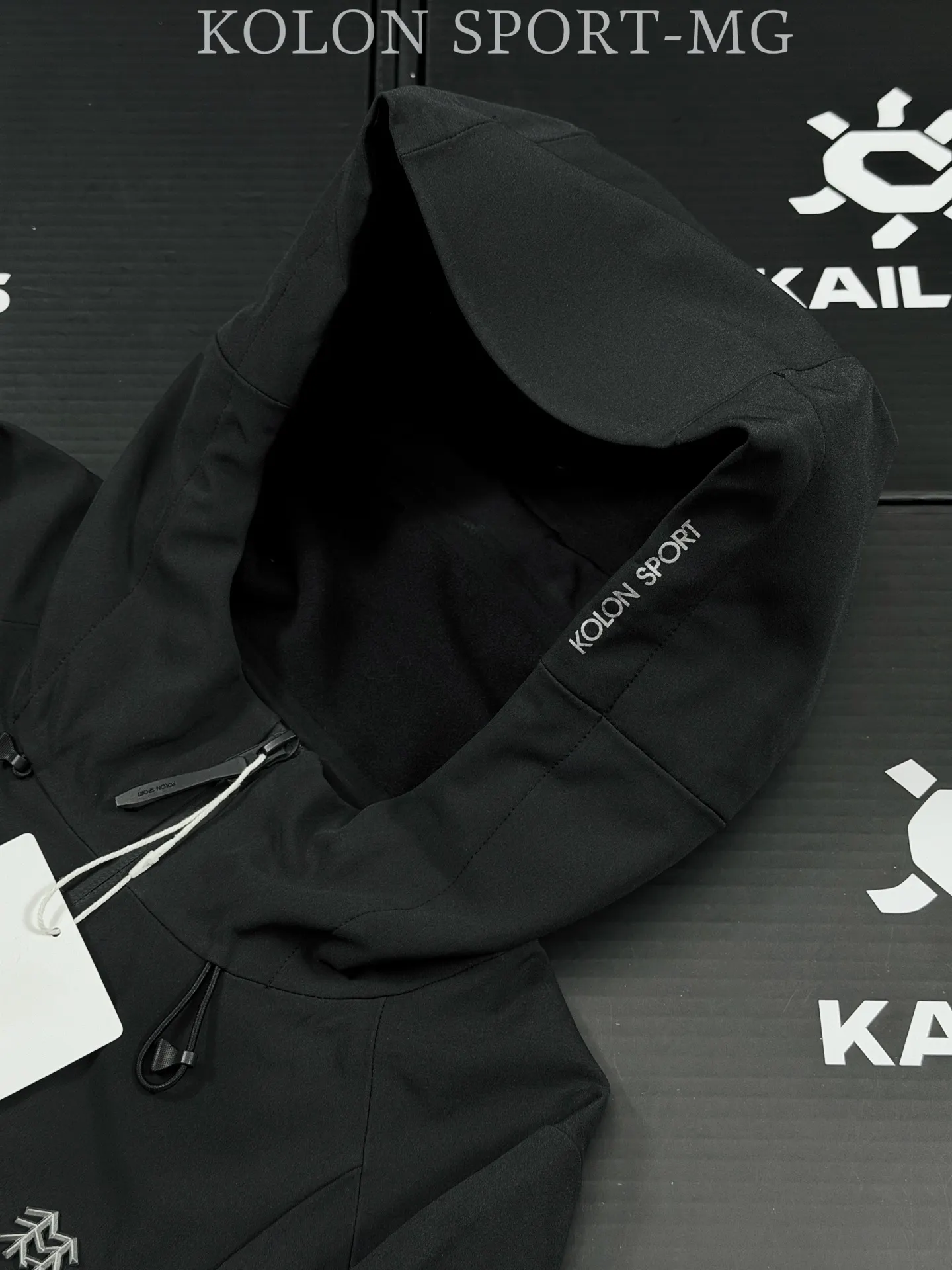 Women's Graphene Softshell Hooded Jacket D37019469 — view 4