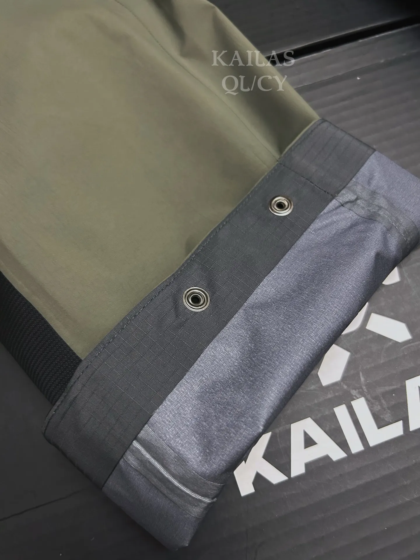 GORE-TEX WINDSTOPPER Shell Trousers D37011117 — view 5