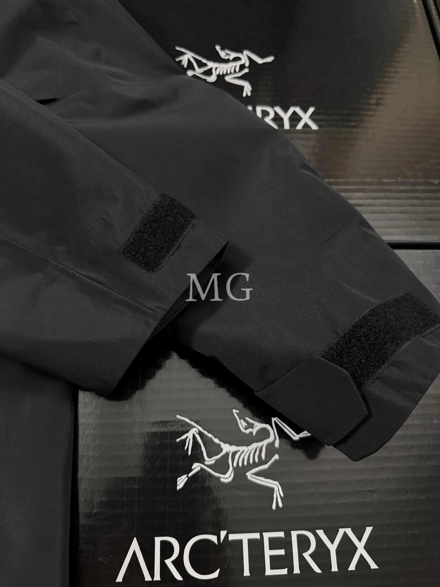 Rush GORE-TEX Hooded Ski Jacket D37019488 — view 8