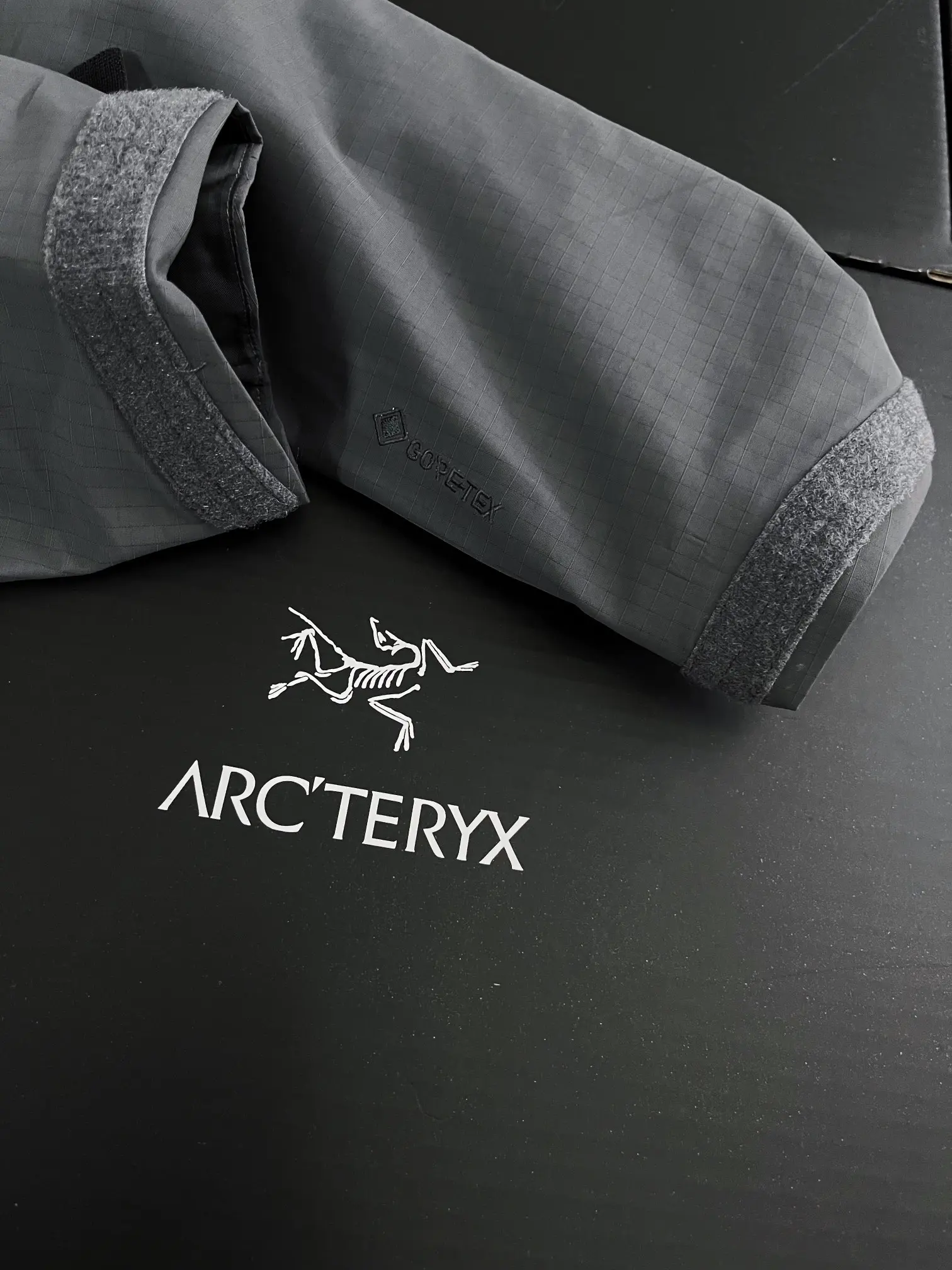 Arc'teryx LEAF Alpha GEN2 Gore-Tex Shell Jacket D37919443 — view 5