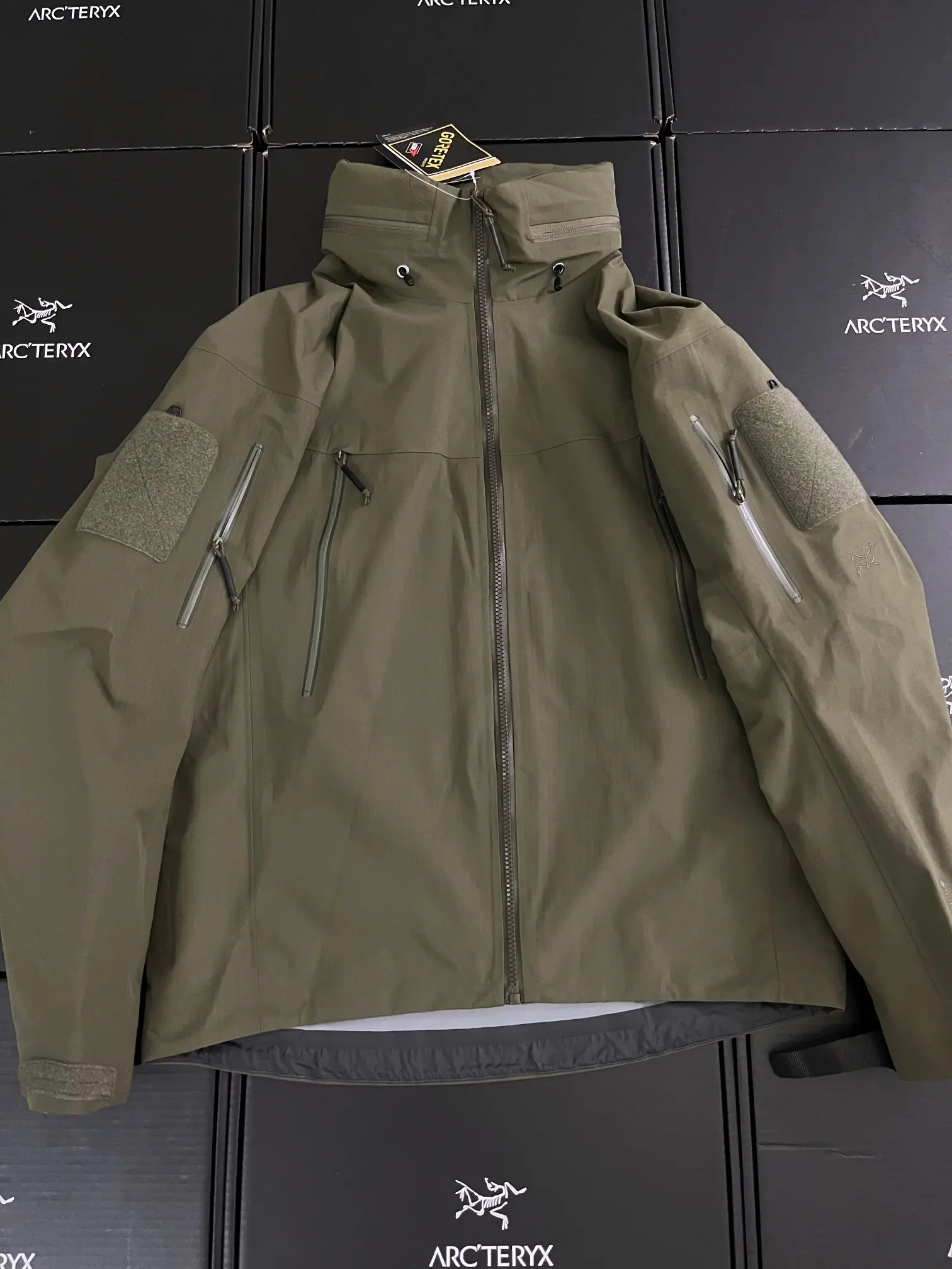 Arc'teryx LEAF Alpha Gen 2 GORE-TEX Shell Jacket D37919441