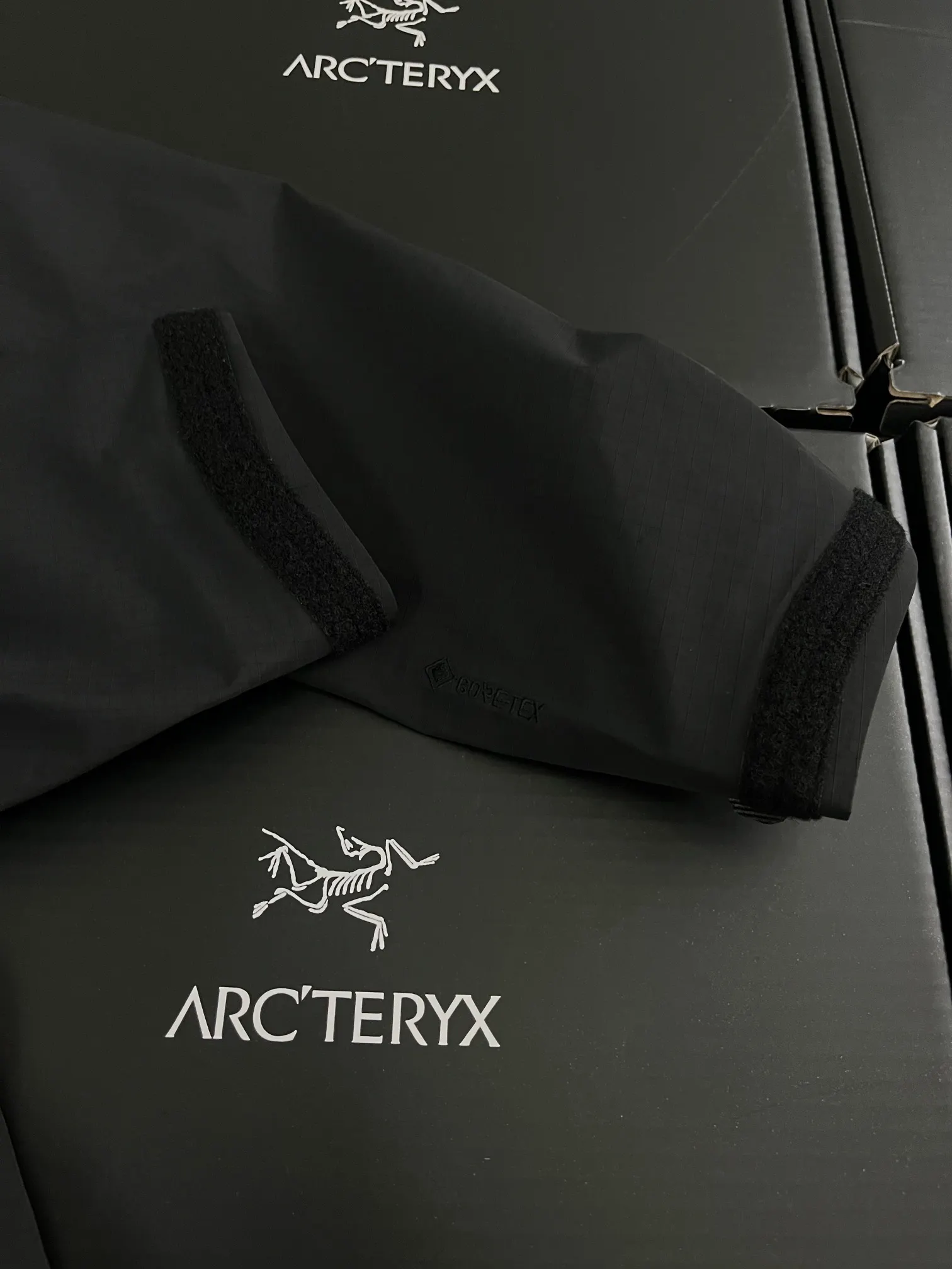 Arc'teryx LEAF Alpha Gen 2 Gore-Tex Shell Jacket D37919442 — view 5