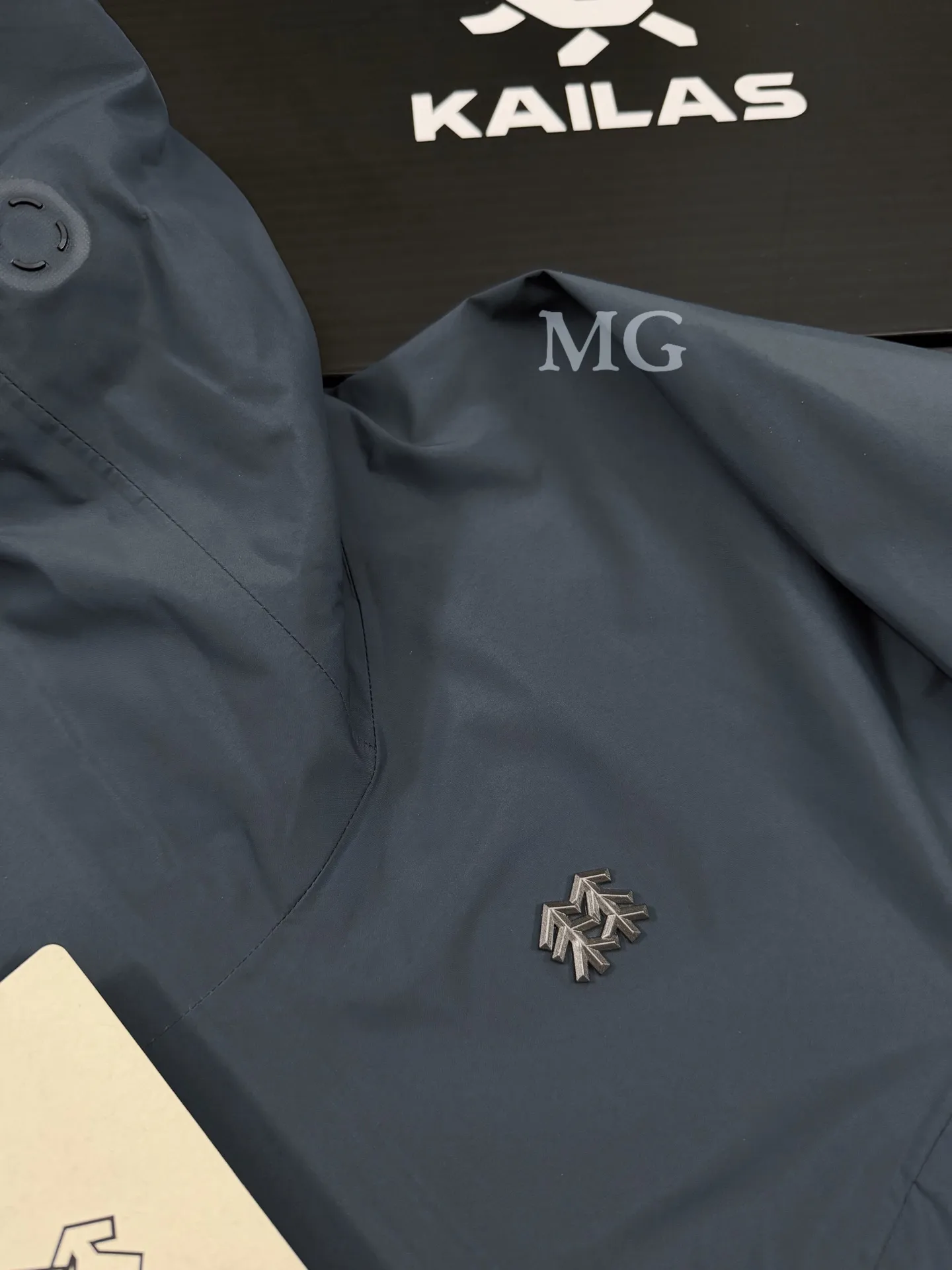 KOLON SPORT GAIA GORE-TEX Hooded Shell Jacket D38019375 — view 2