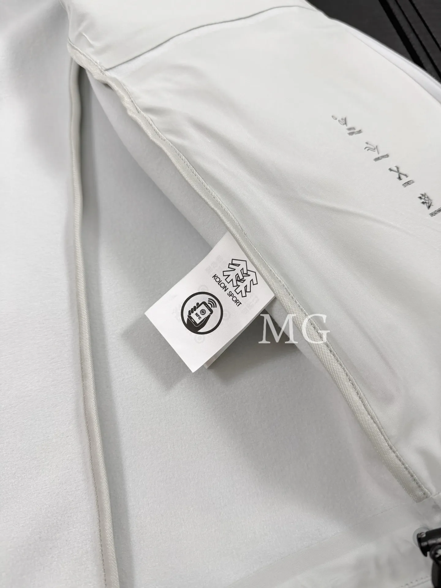 Graphene-Infused Softshell Hooded Jacket D38019445 — view 9