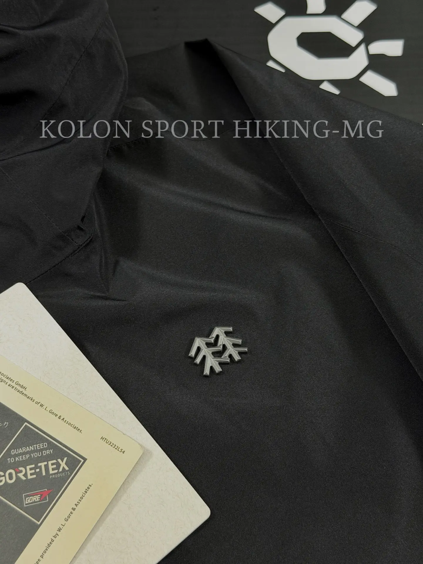 GORE-TEX 2L Hiking Shell Jacket D38019485 — view 2