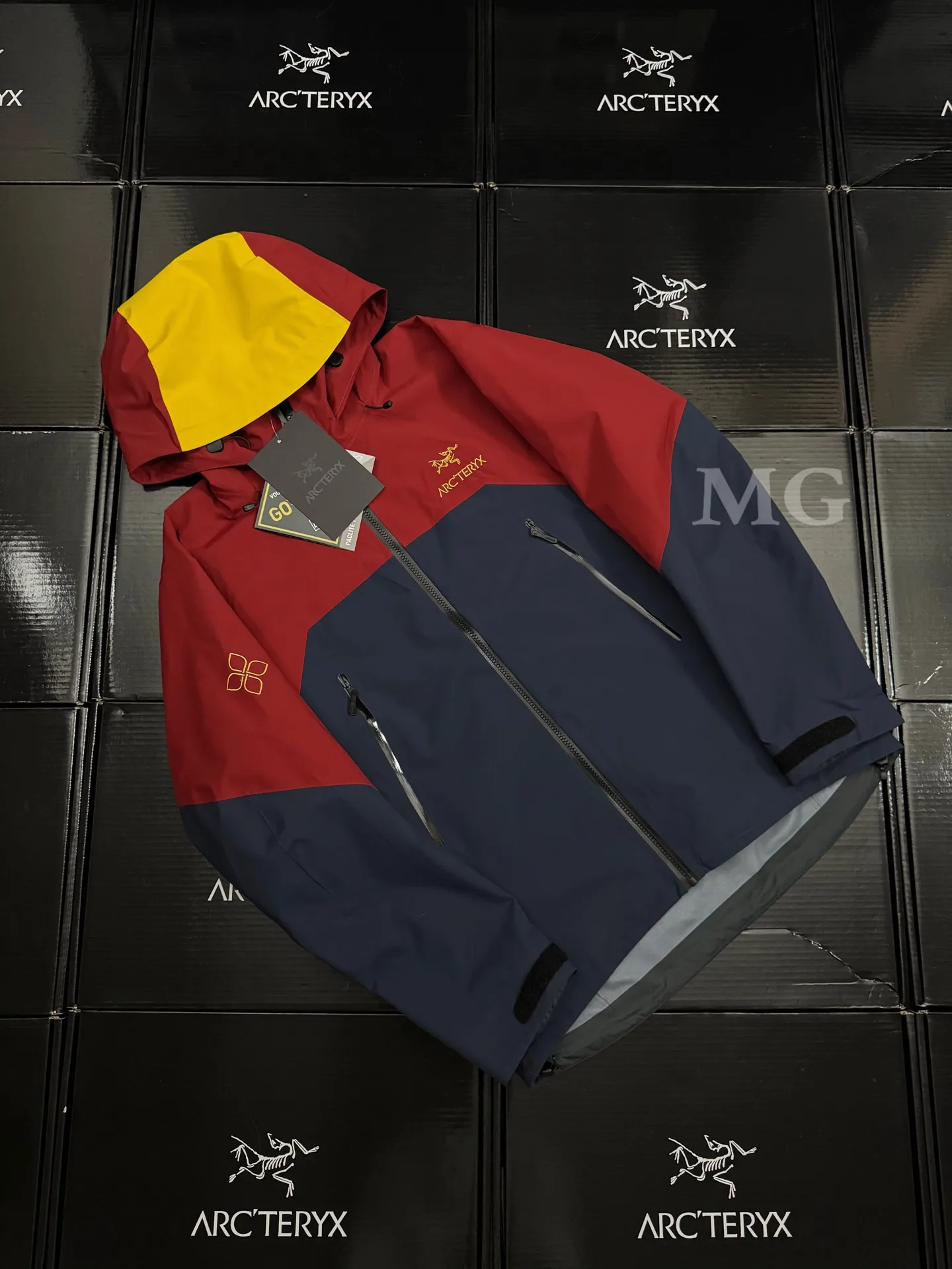 Arc'teryx x Songtsam GORE-TEX Hooded Shell Jacket D38019293 — view 2