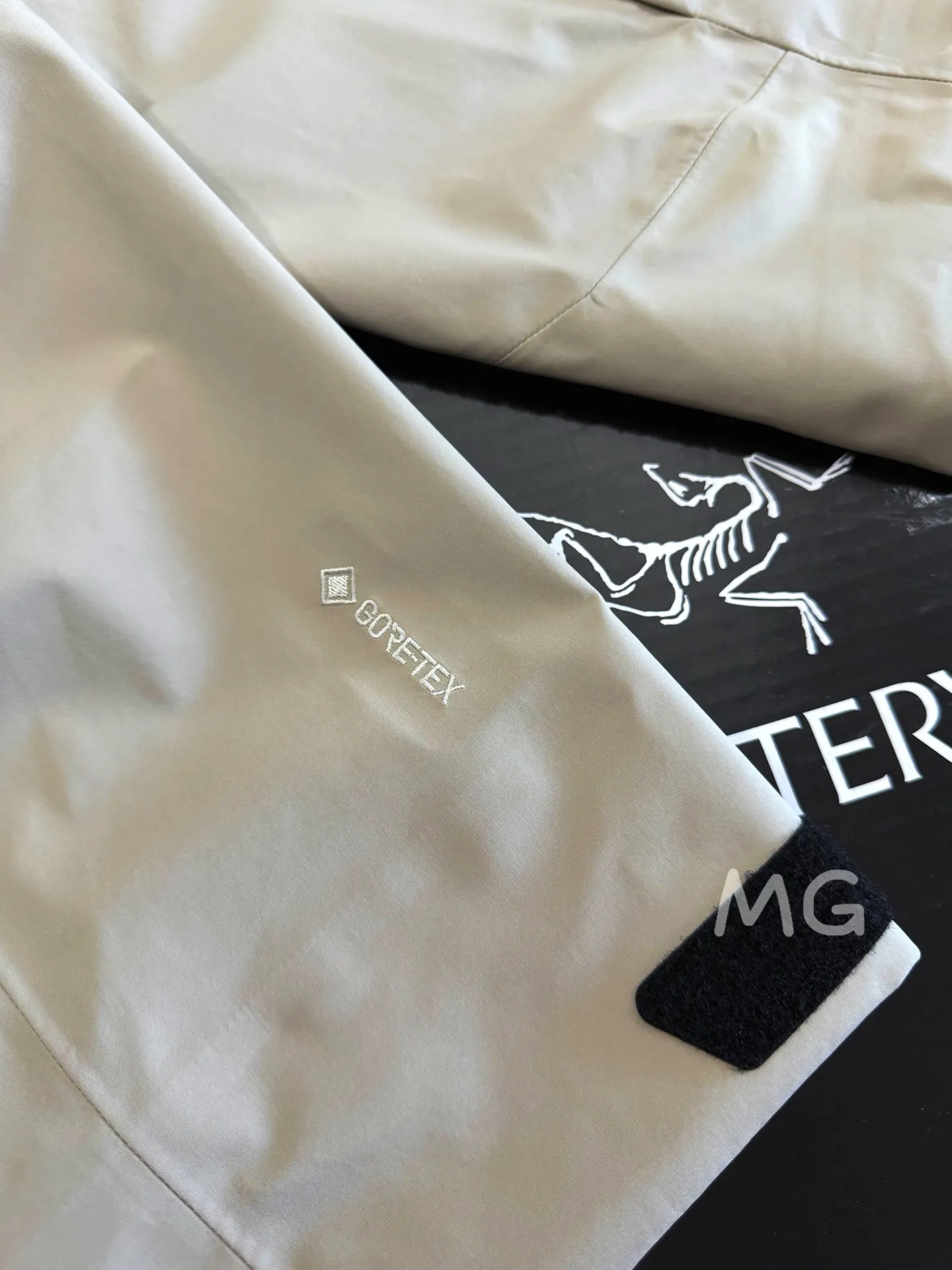 Sidewinder GORE-TEX Shell Jacket D38019311 — view 5