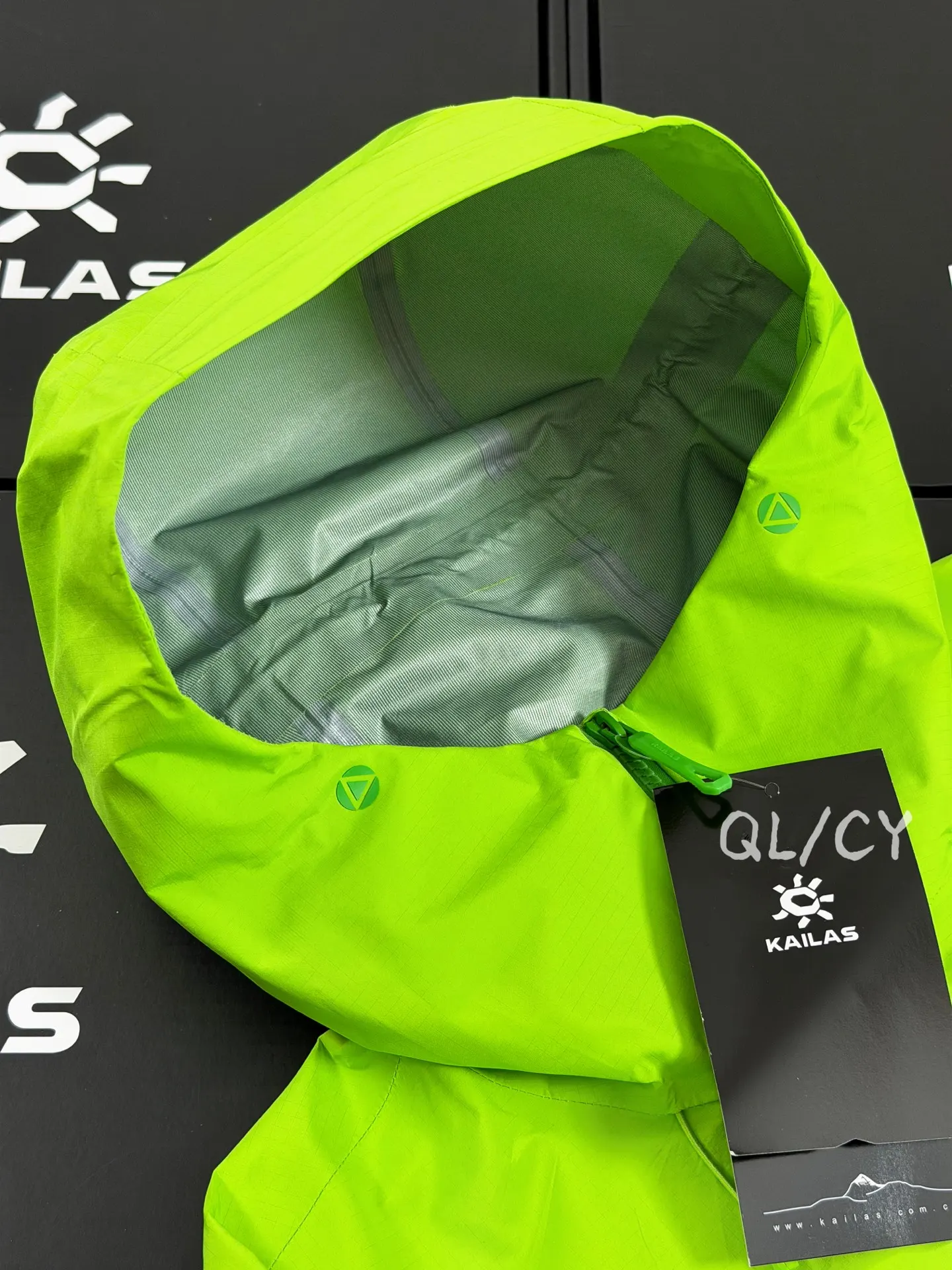 Bogda LT Waterproof Hooded Hardshell Jacket D39019623 — view 4