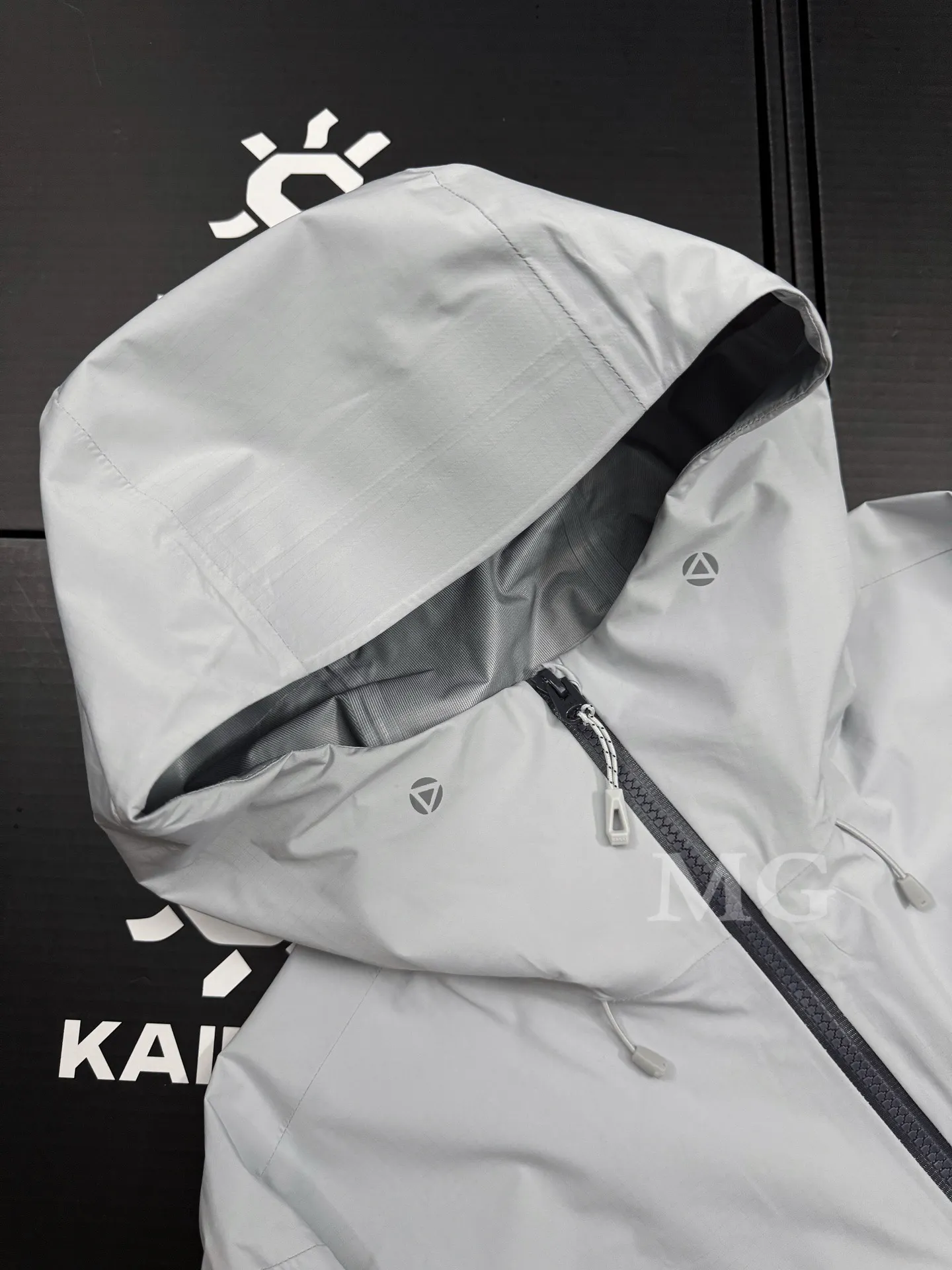 Bogda LT Waterproof Hooded Hardshell Jacket D39019630 — view 5
