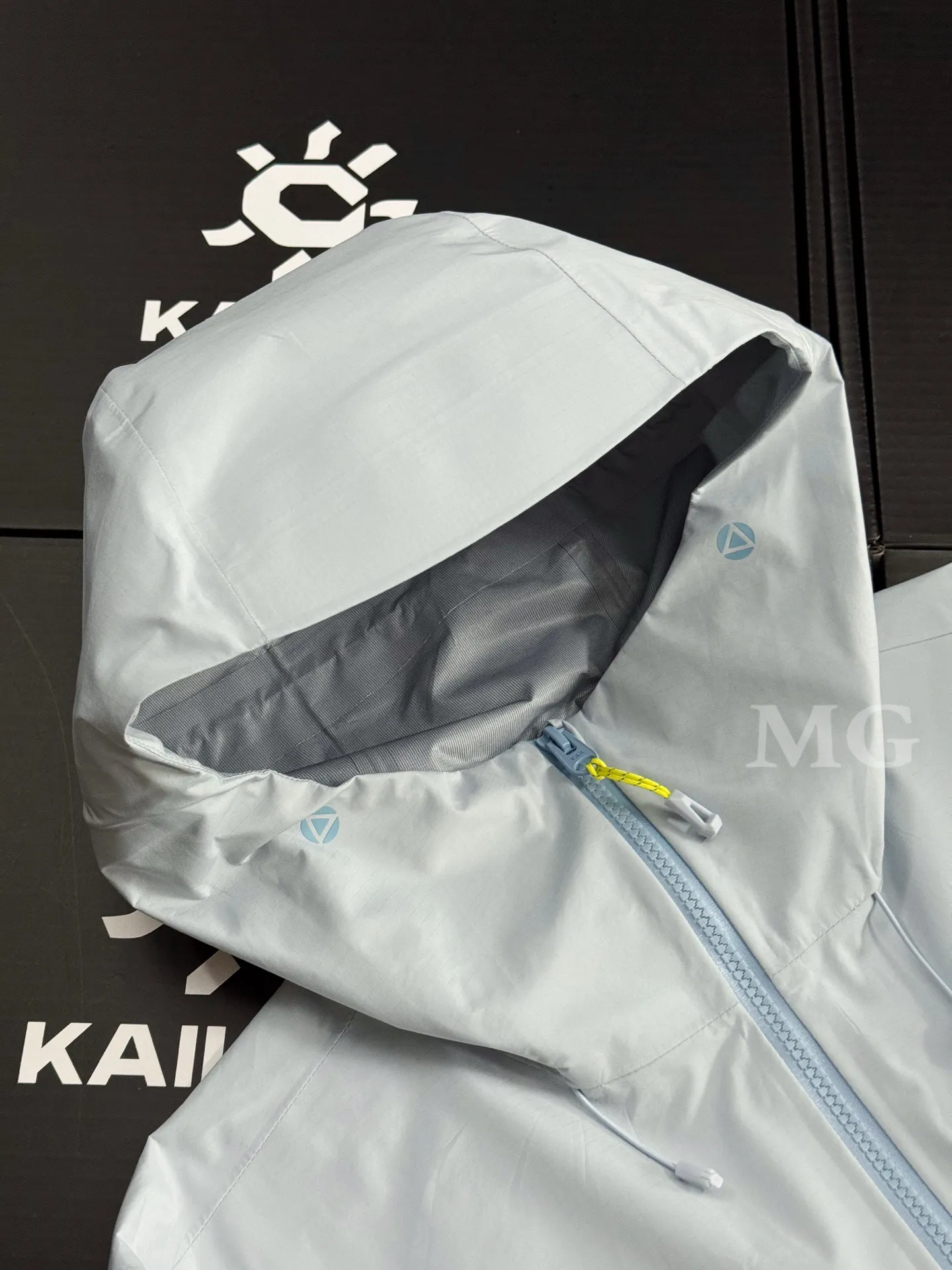 Bogda LT Waterproof Hooded Hardshell Jacket D39019633 — view 5