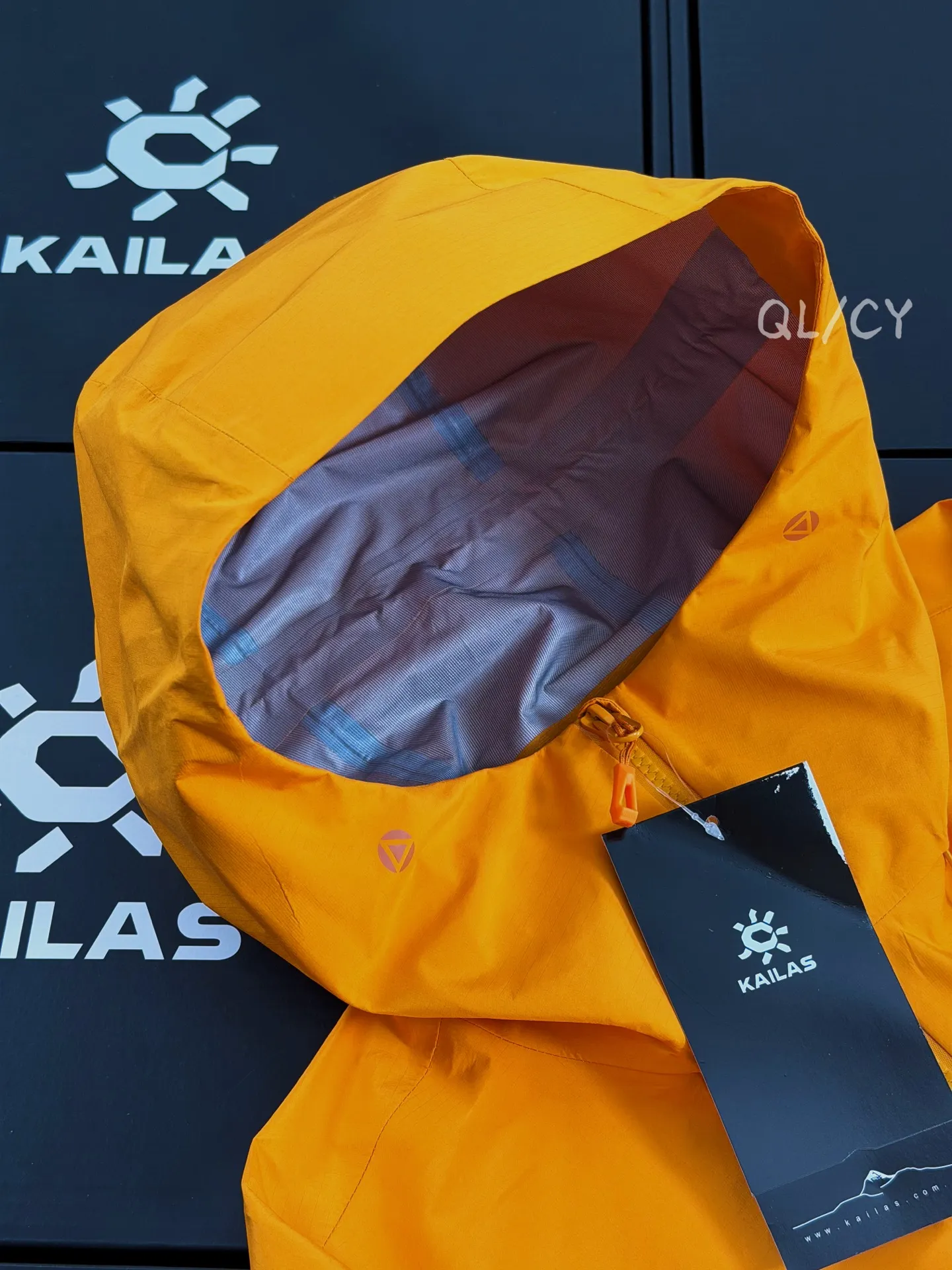 Bogda LT Waterproof Hooded Hardshell Jacket D39019628 — view 3