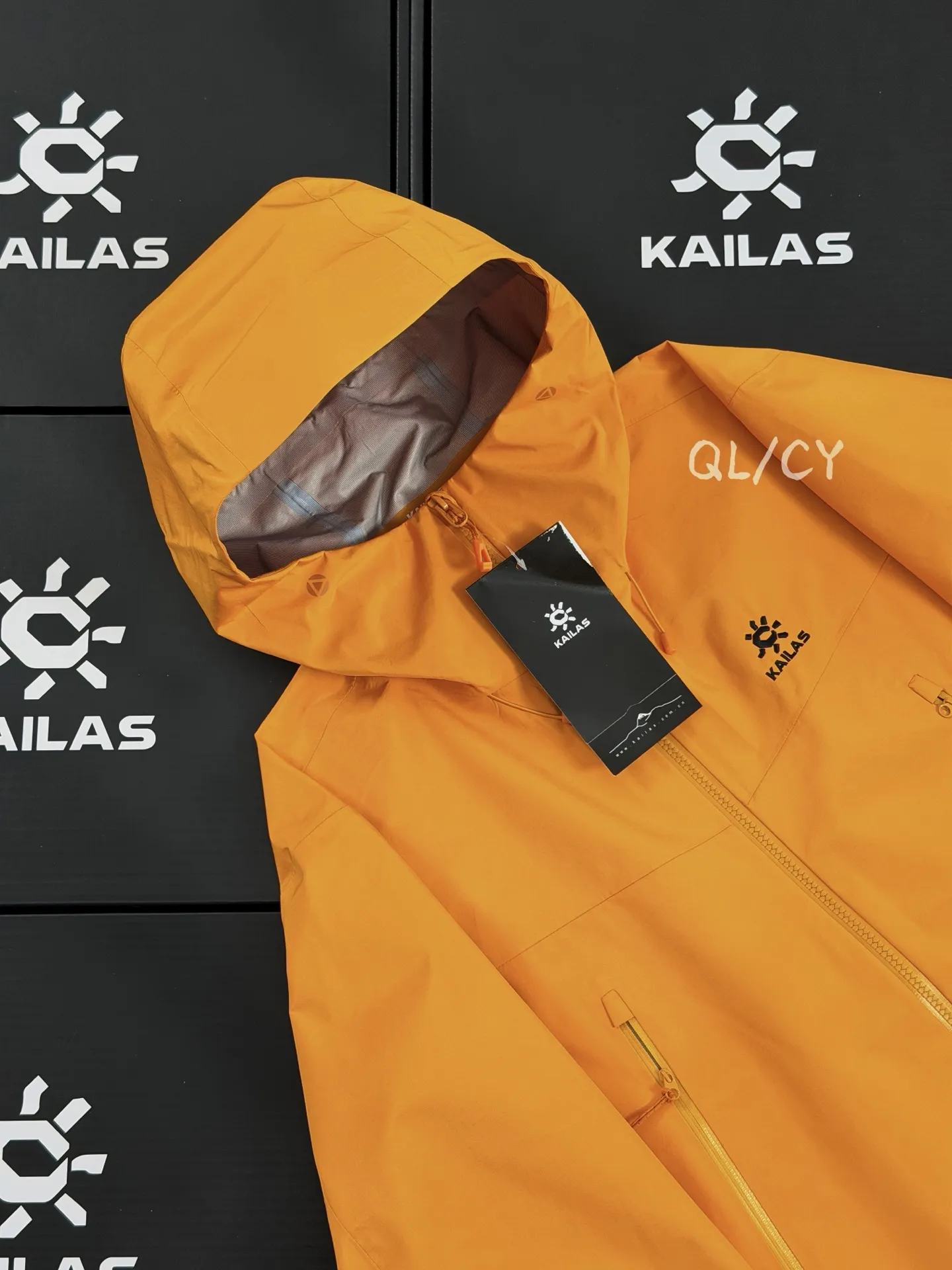 Bogda LT Waterproof Hooded Hardshell Jacket D39019628 — view 9