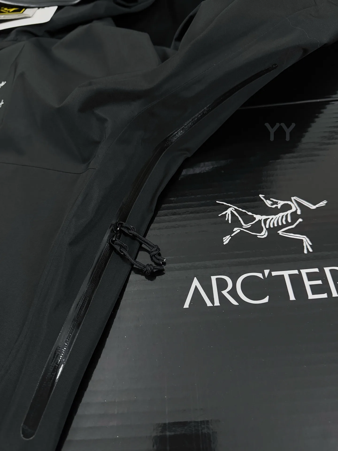 Arc'teryx x Jil Sander GORE-TEX Shell Jacket D40019306 — view 4