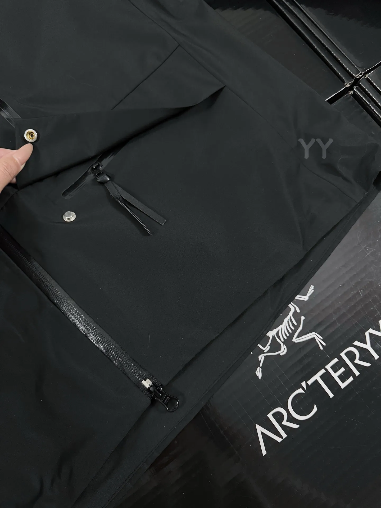 Arc'teryx x Jil Sander GORE-TEX Shell Jacket D40019306 — view 5