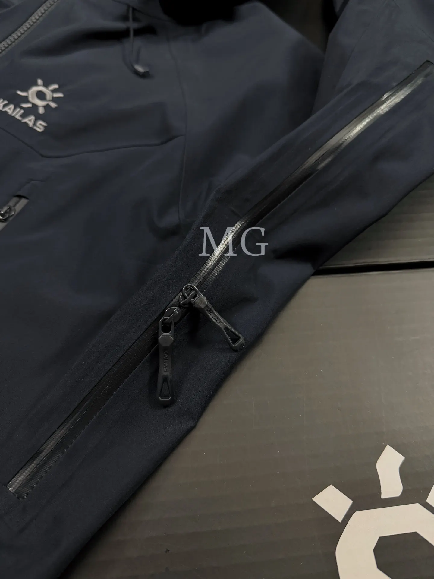 Kailas Mont X-LT GORE-TEX Hardshell Jacket D42019533 — view 3