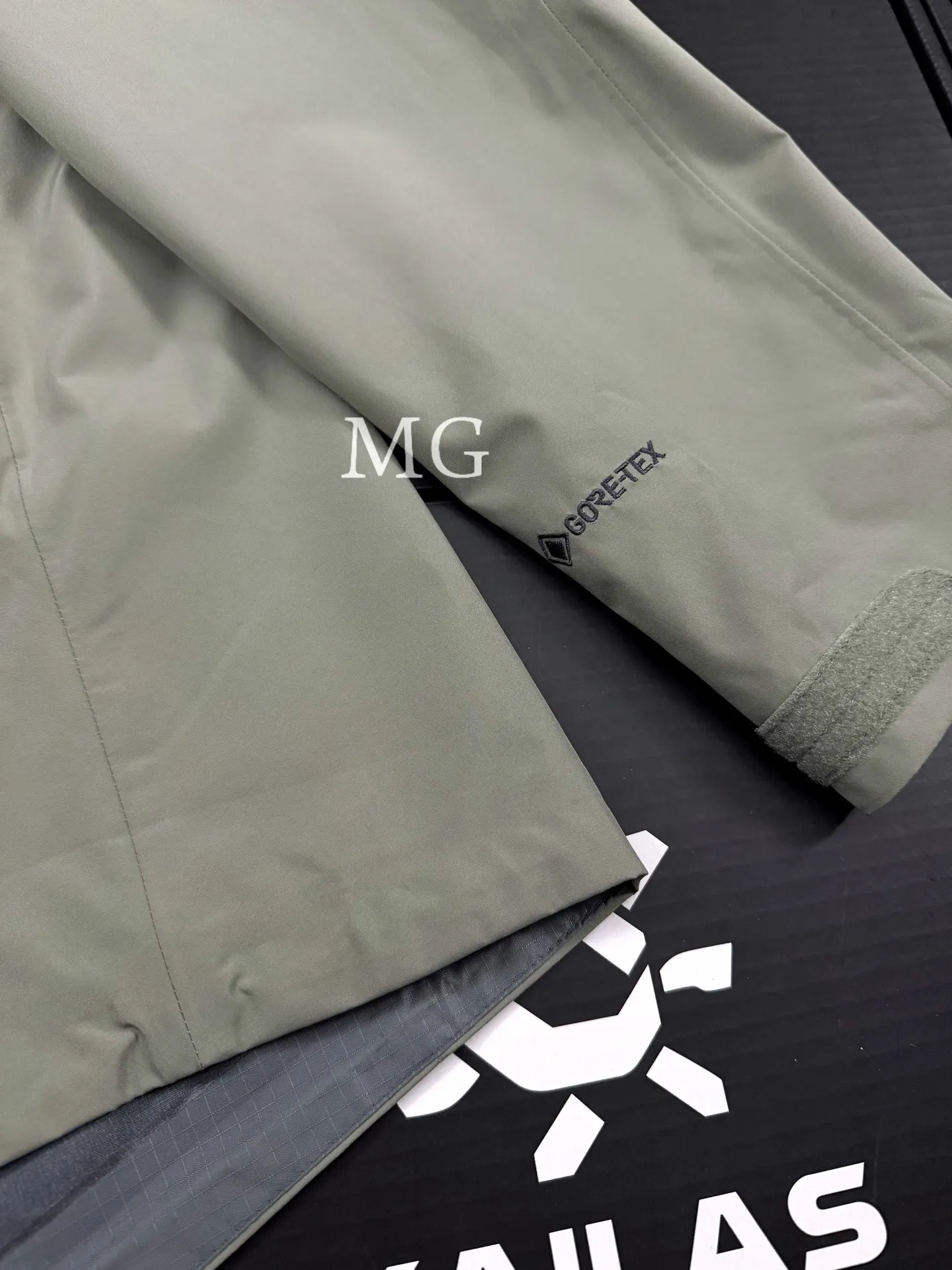 KAILAS Mont X-LT GORE-TEX Hardshell Jacket D42019535 — view 3