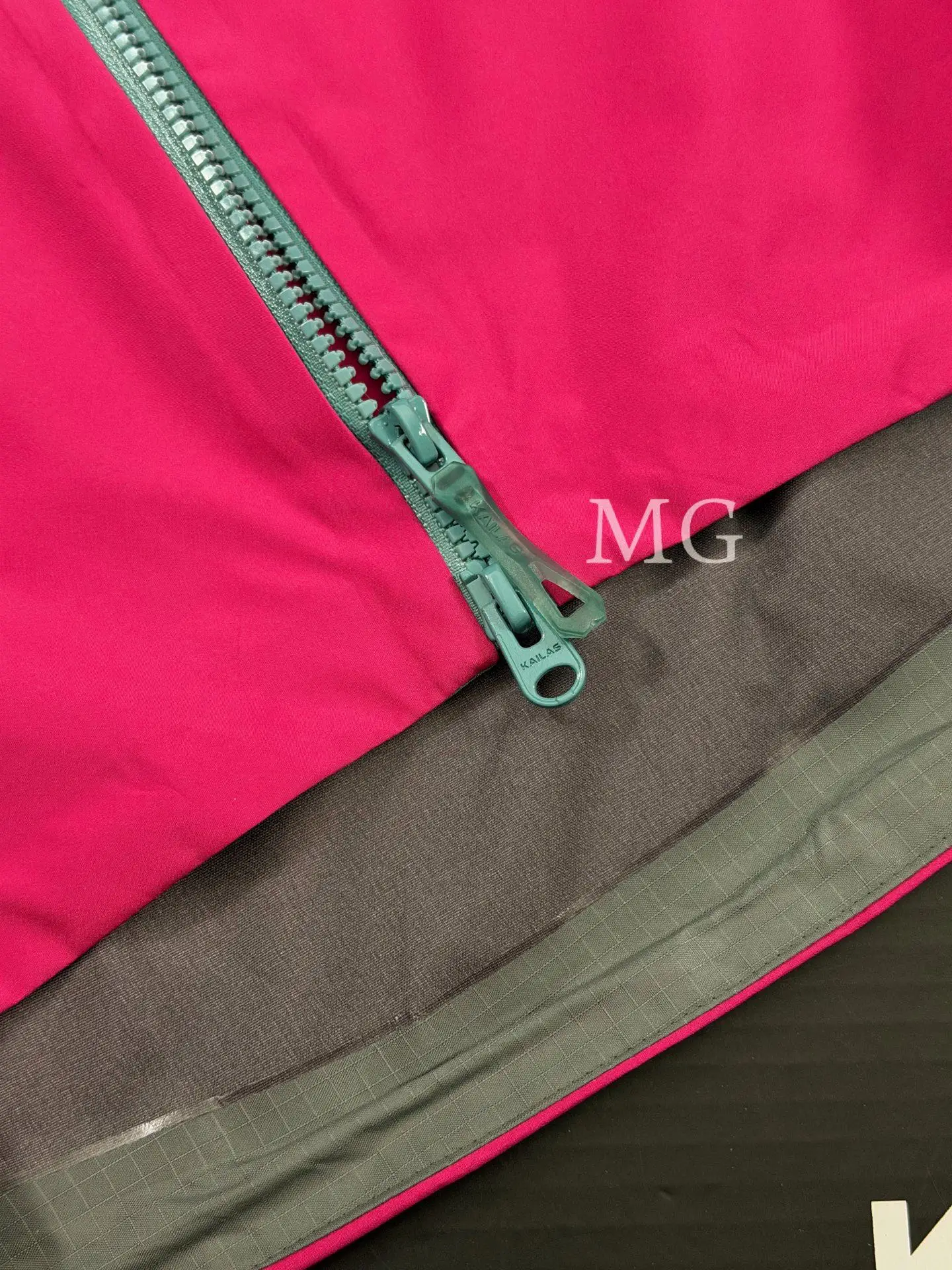 Mont X-LT GORE-TEX Hardshell Jacket D42019536 — view 3