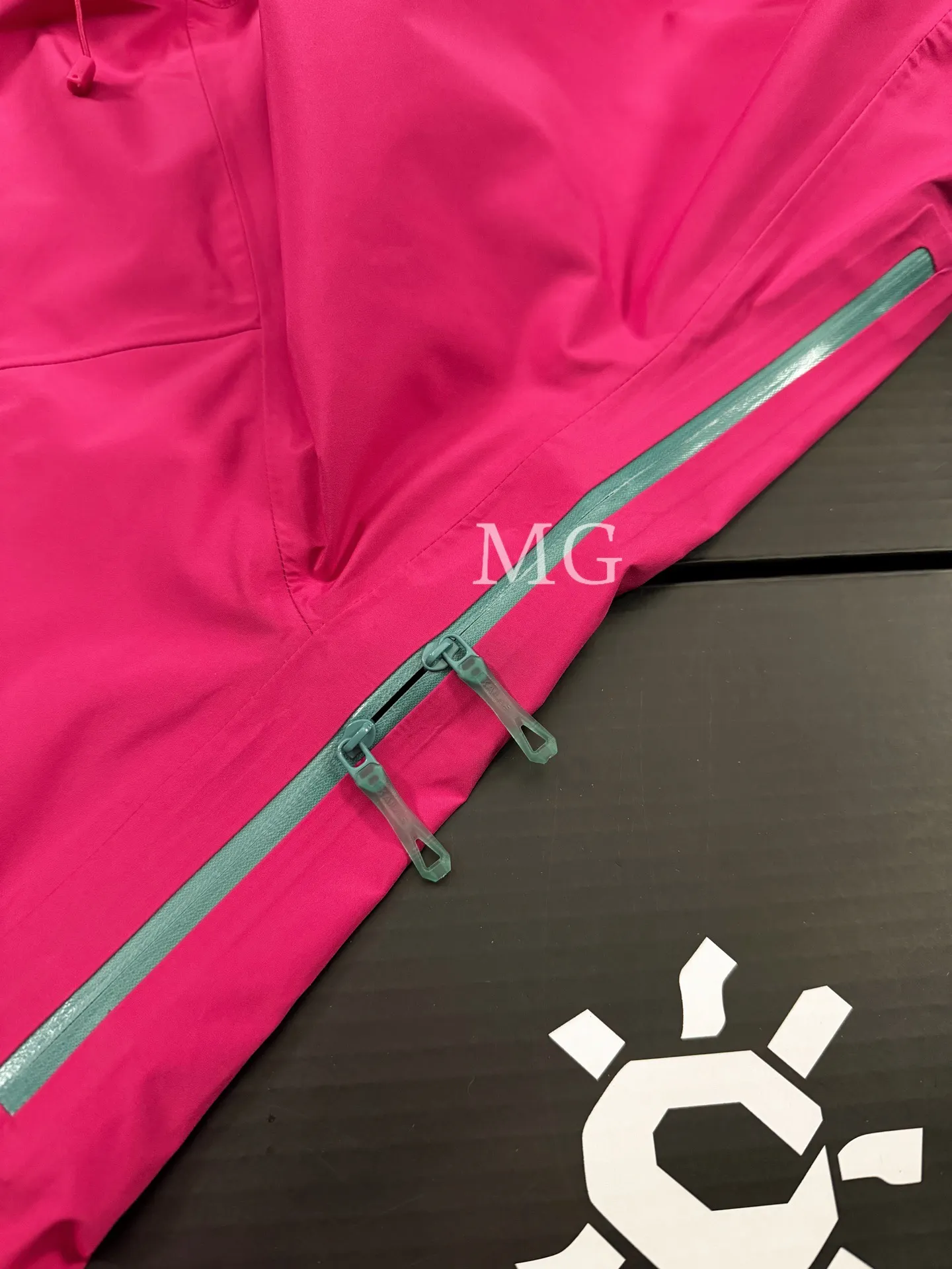 Mont X-LT GORE-TEX Hardshell Jacket D42019536 — view 7
