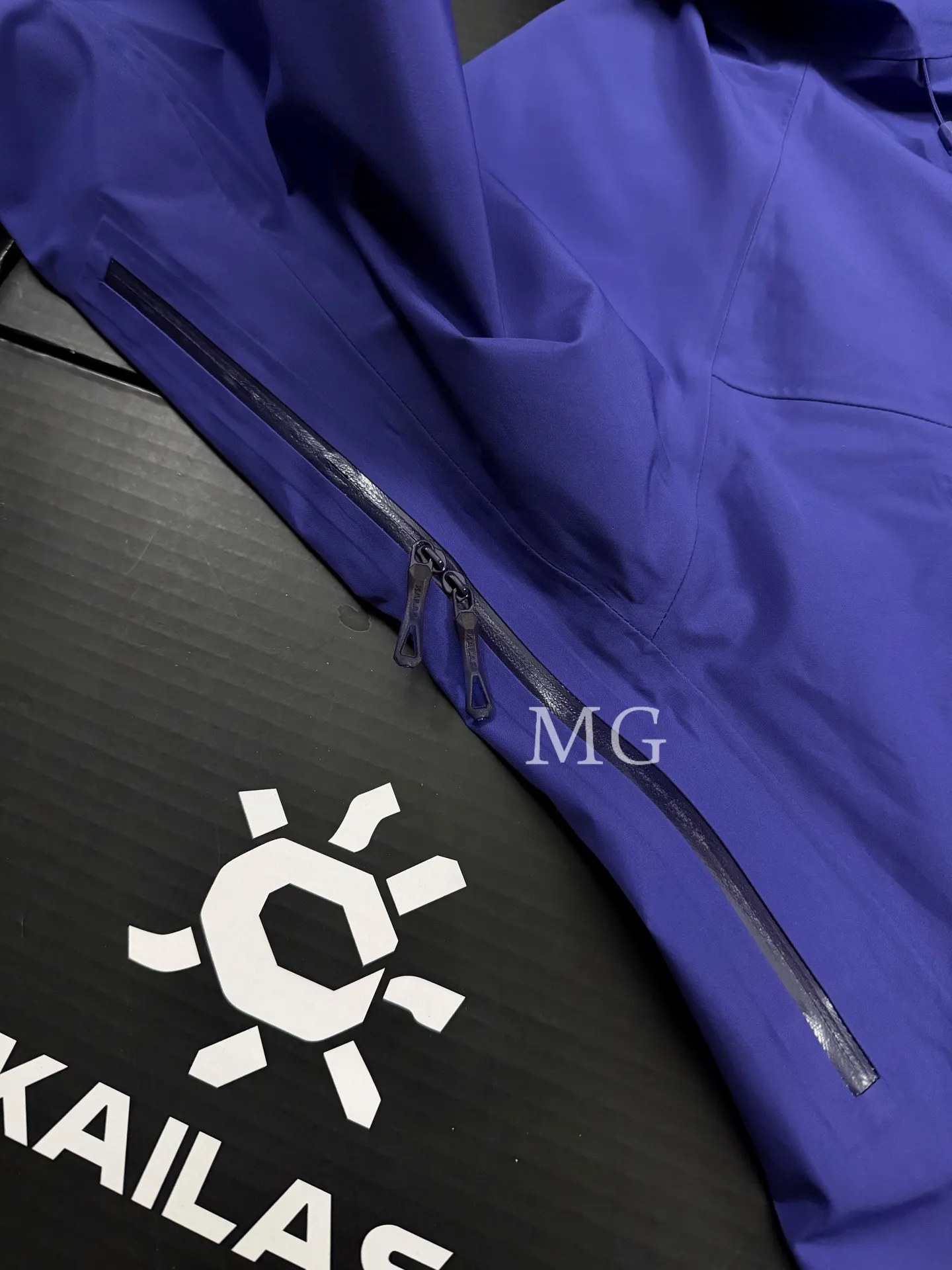 Mont X-LT GORE-TEX Hardshell Jacket D42019534 — view 4