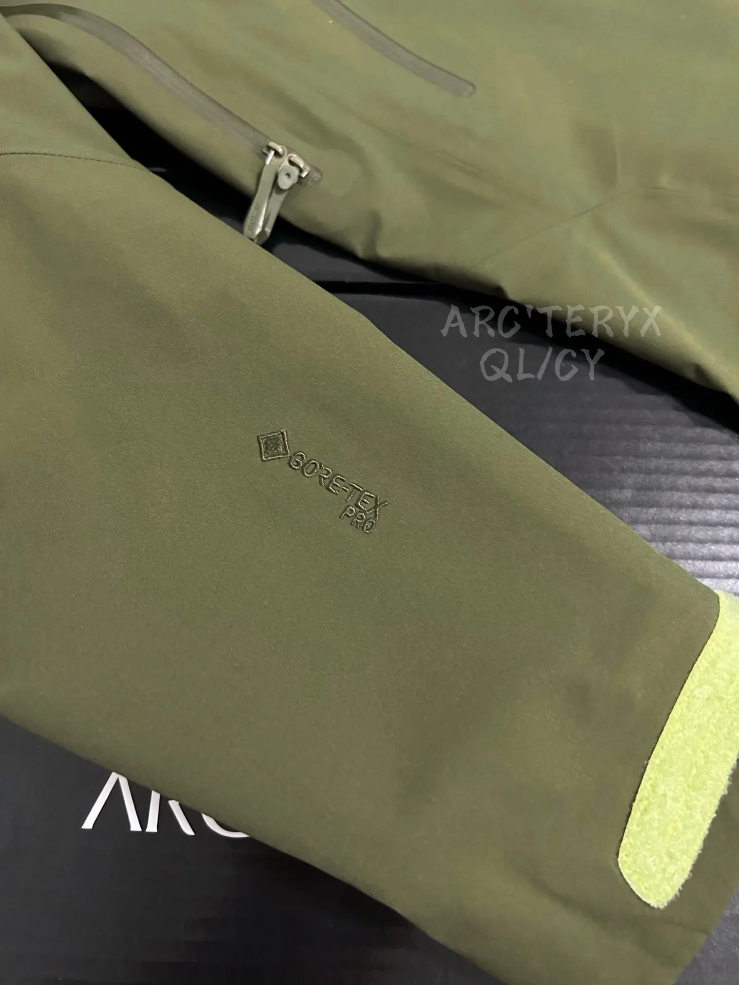 Beta SV GORE-TEX Pro Hooded Shell Jacket D42019602 — view 9
