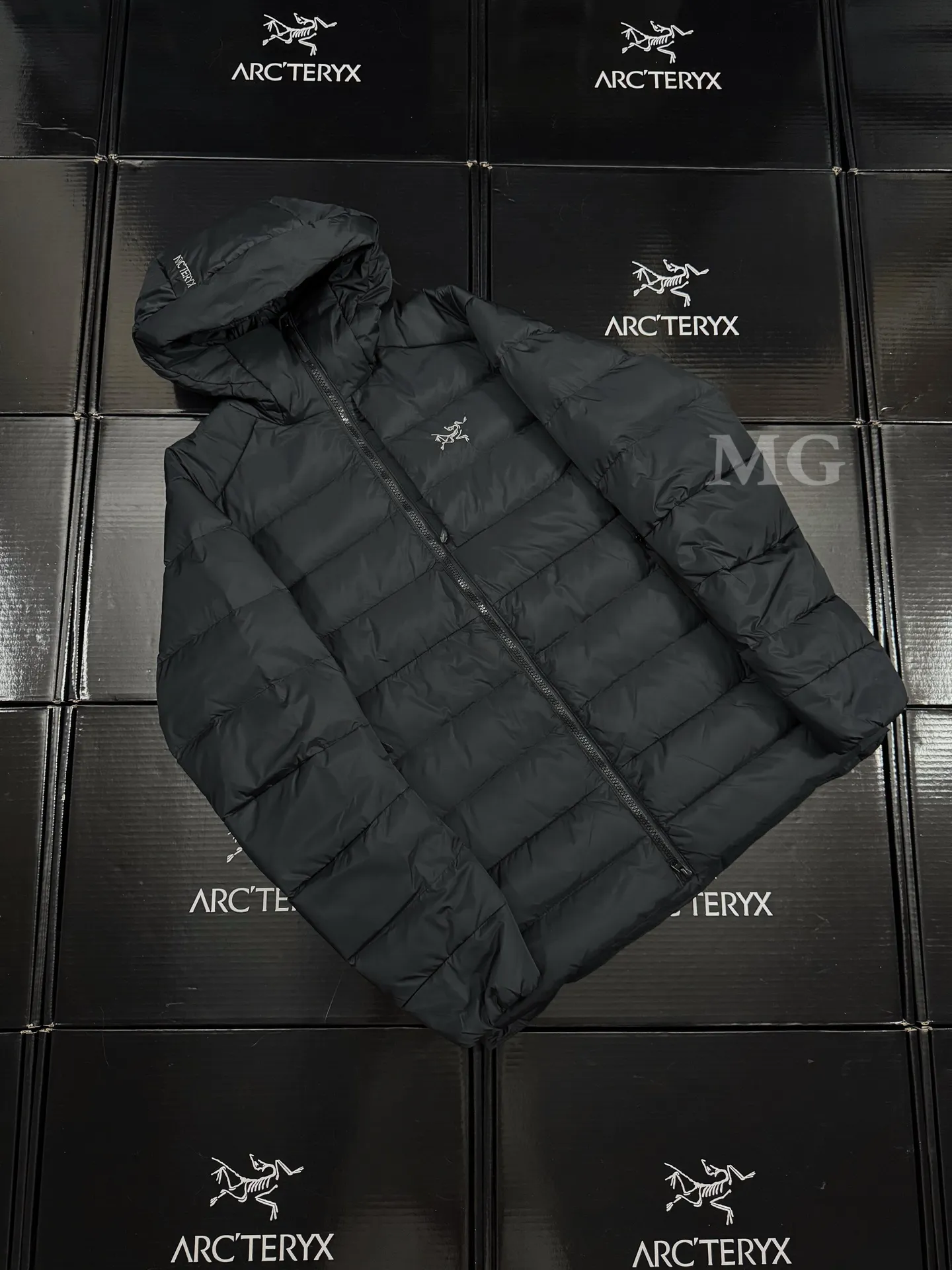 Thorium Hooded Down Puffer Jacket D43019341 — view 2