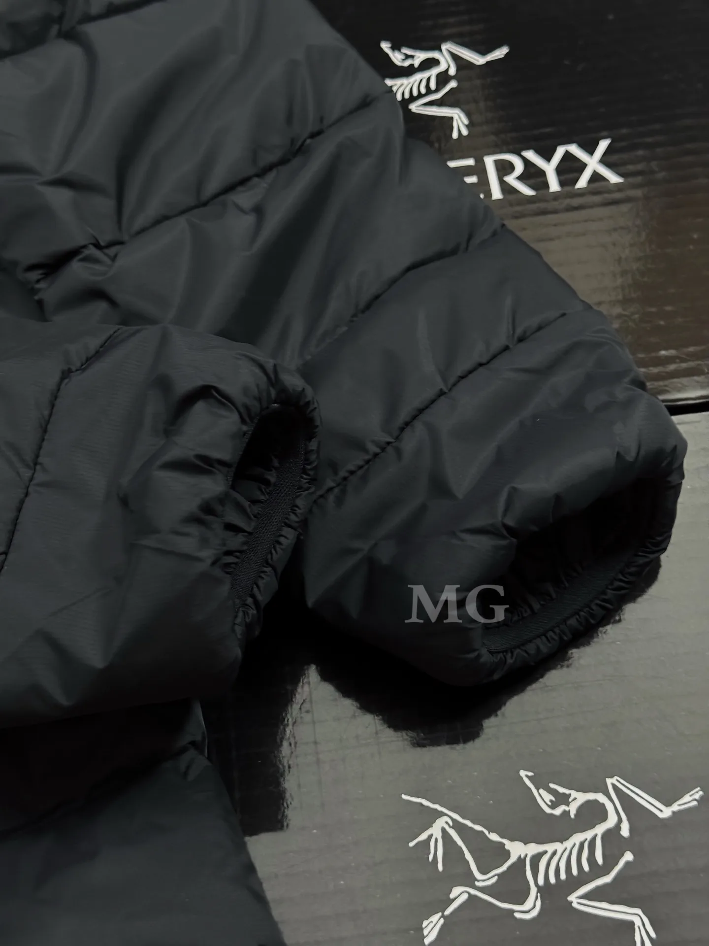 Thorium Hooded Down Puffer Jacket D43019341 — view 6
