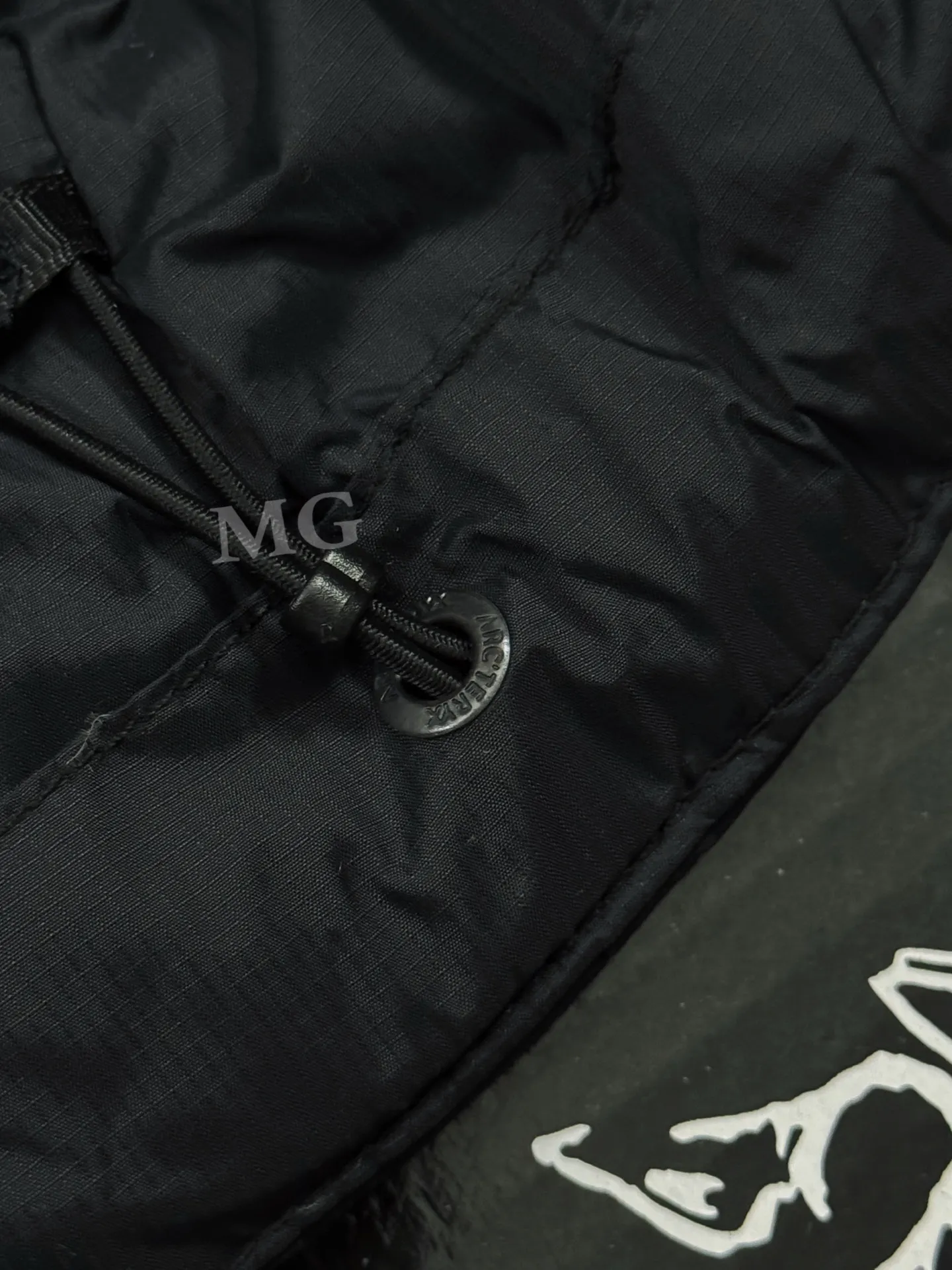 Thorium Hooded Down Puffer Jacket D43019341 — view 9