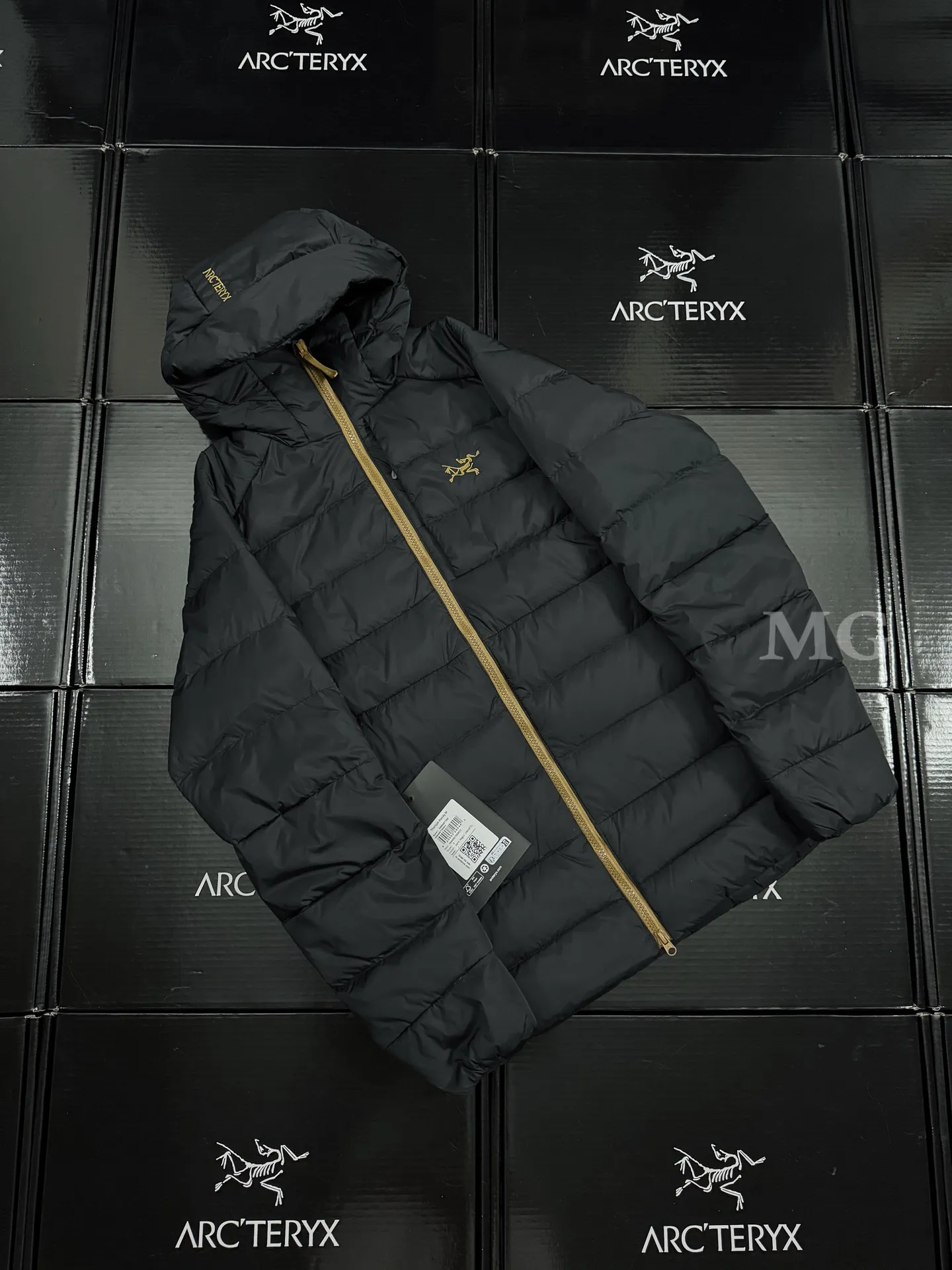 Thorium Hooded Down Puffer Jacket D43019340 — view 2