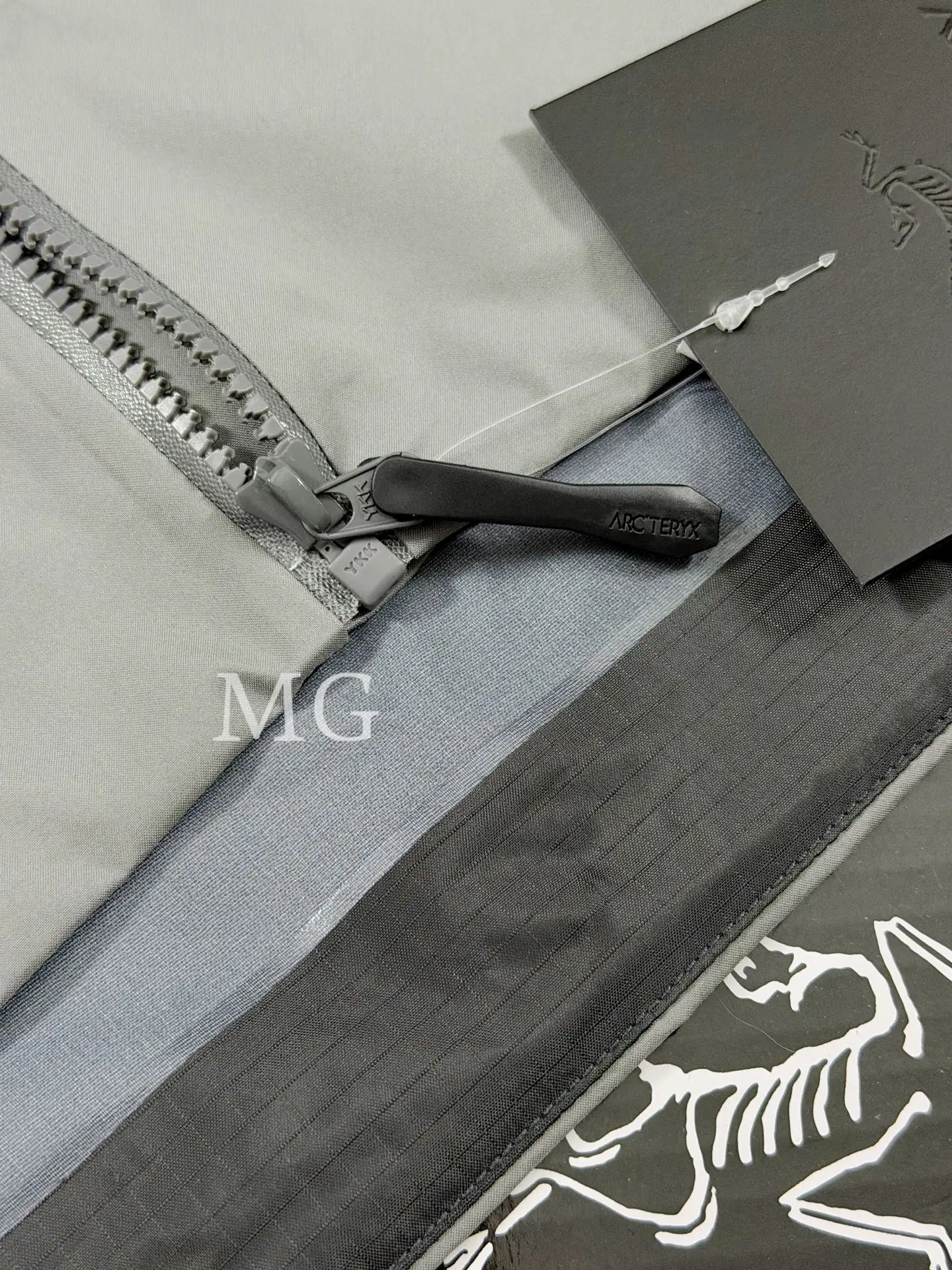 Beta AR GORE-TEX PRO Hooded Shell Jacket D43019498 — view 5