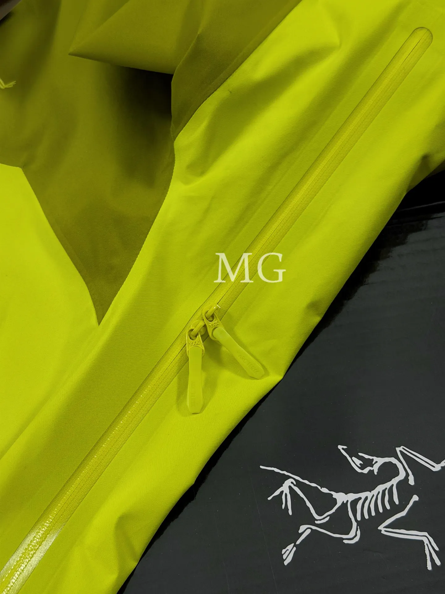Beta AR GORE-TEX PRO Hooded Shell Jacket D43019497 — view 5