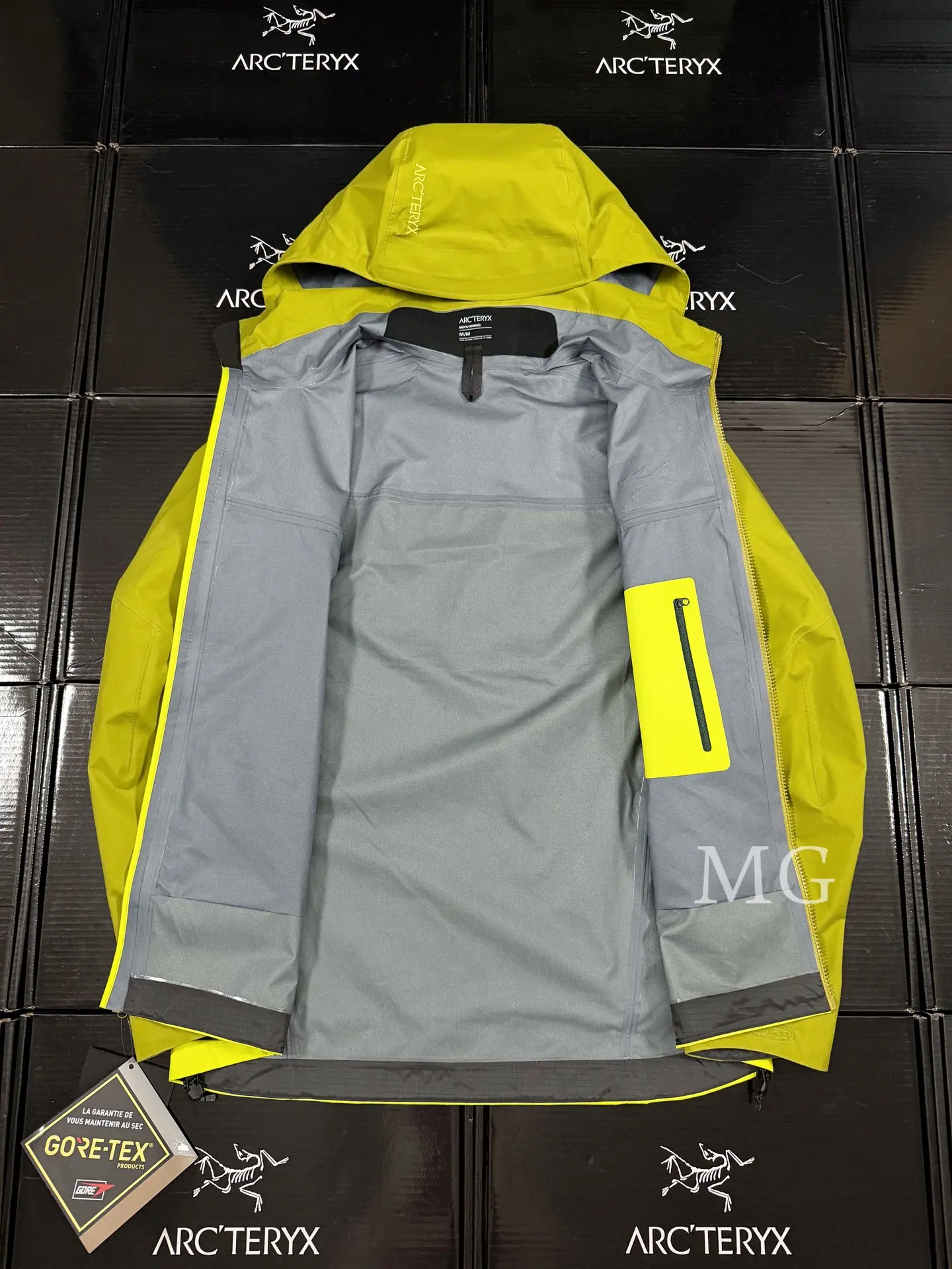 Beta AR GORE-TEX PRO Hooded Shell Jacket D43019497 — view 7