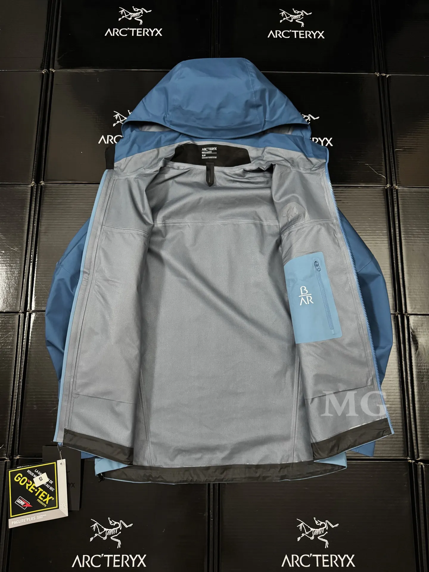 Beta AR GORE-TEX PRO Hooded Shell Jacket D43019504 — view 8